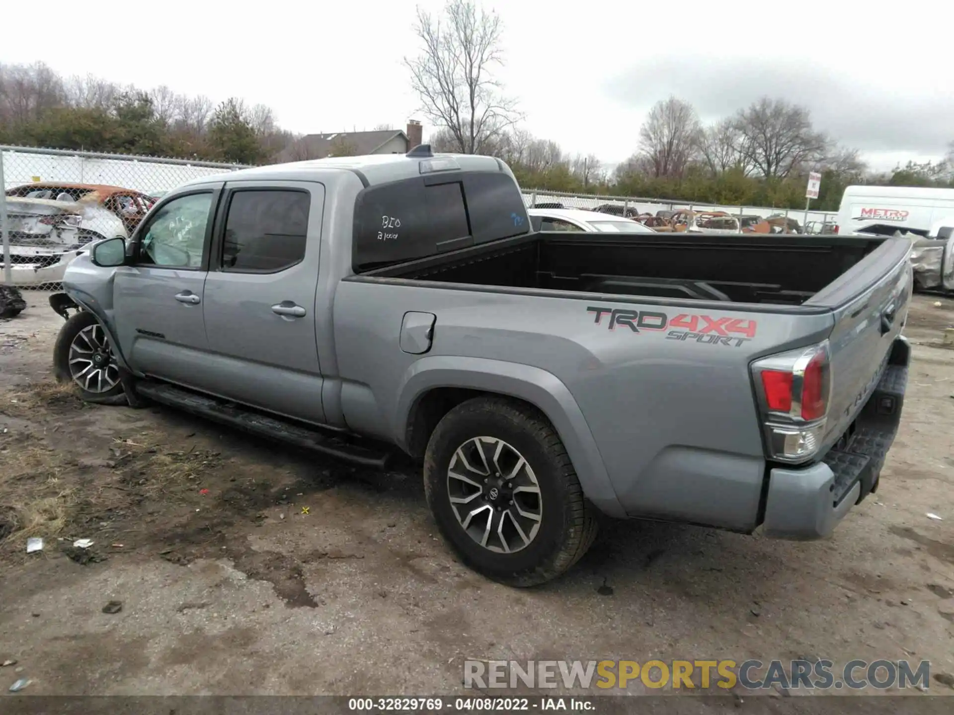 3 Фотография поврежденного автомобиля 3TMDZ5BNXMM104687 TOYOTA TACOMA 4WD 2021