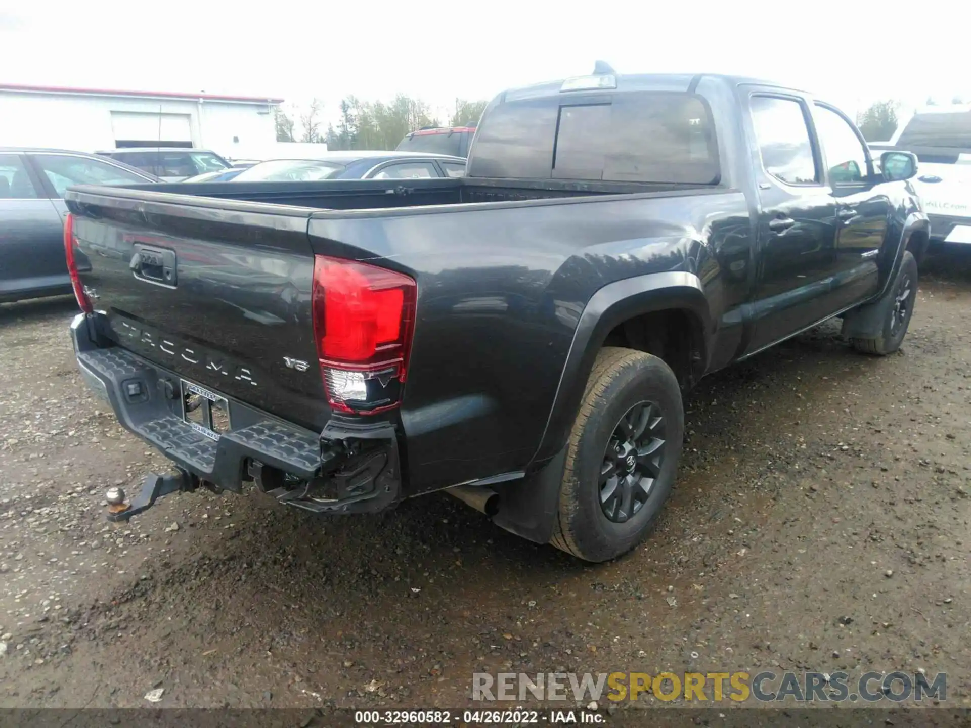 4 Photograph of a damaged car 3TMDZ5BNXMM117472 TOYOTA TACOMA 4WD 2021