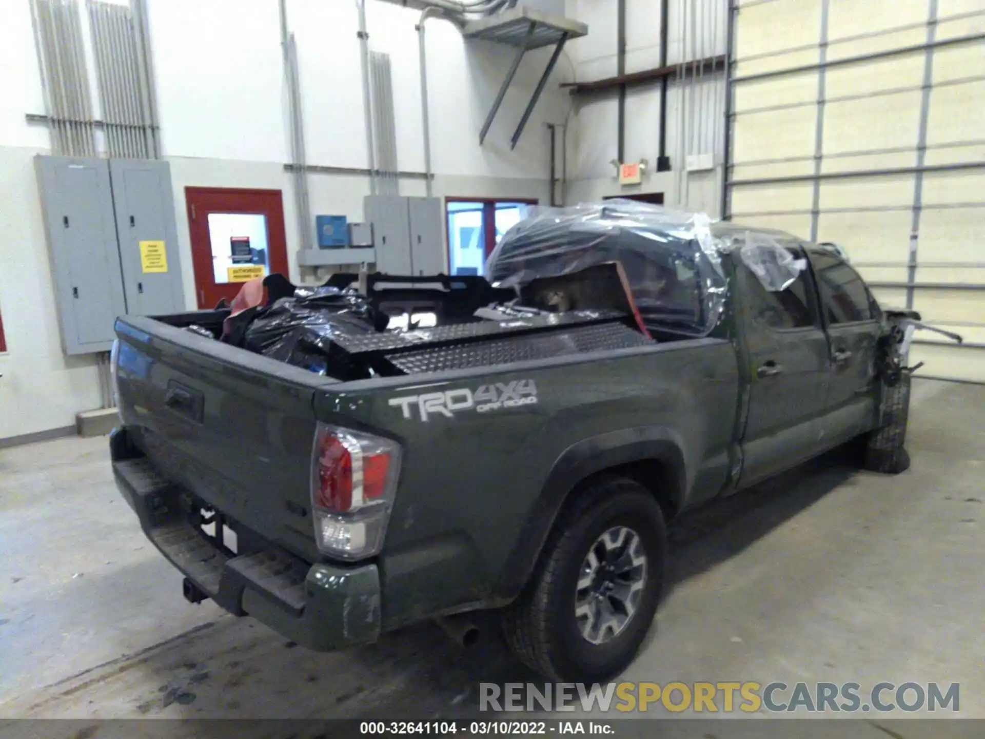 4 Photograph of a damaged car 3TMDZ5BNXMM117679 TOYOTA TACOMA 4WD 2021