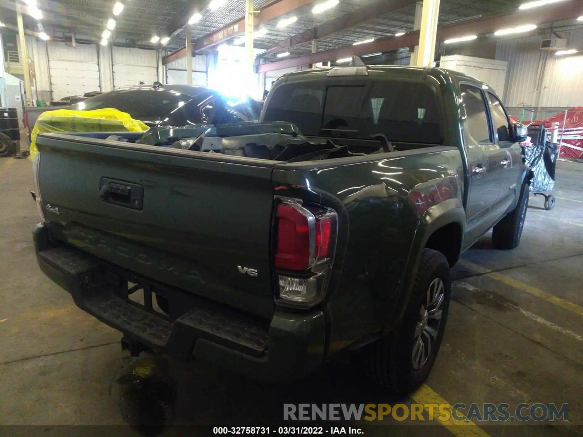 4 Photograph of a damaged car 3TMGZ5AN6MM429027 TOYOTA TACOMA 4WD 2021