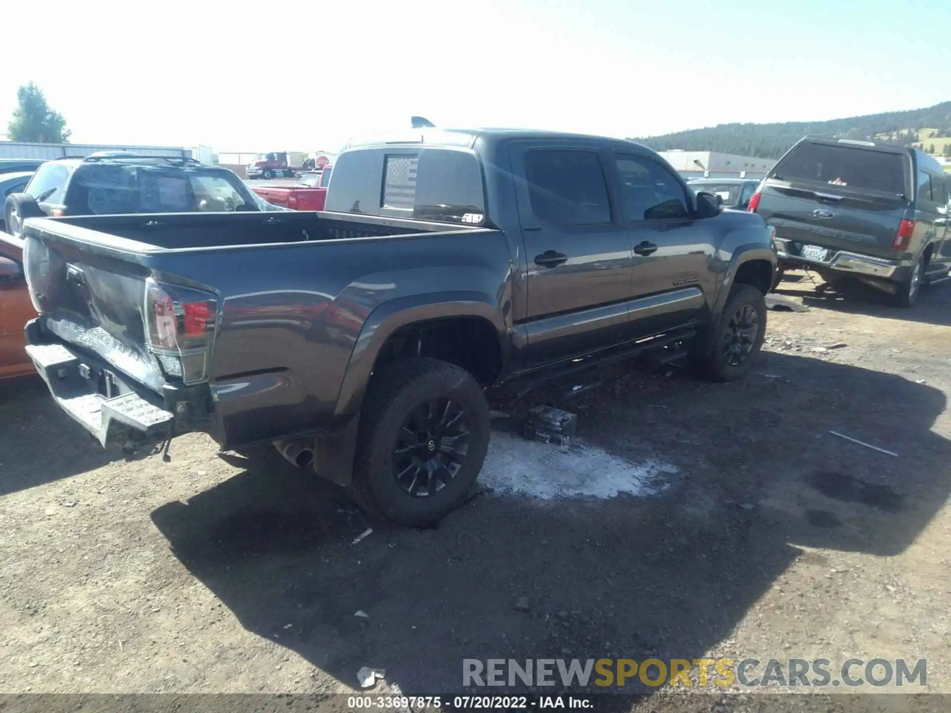 4 Photograph of a damaged car 3TMGZ5AN8MM441809 TOYOTA TACOMA 4WD 2021