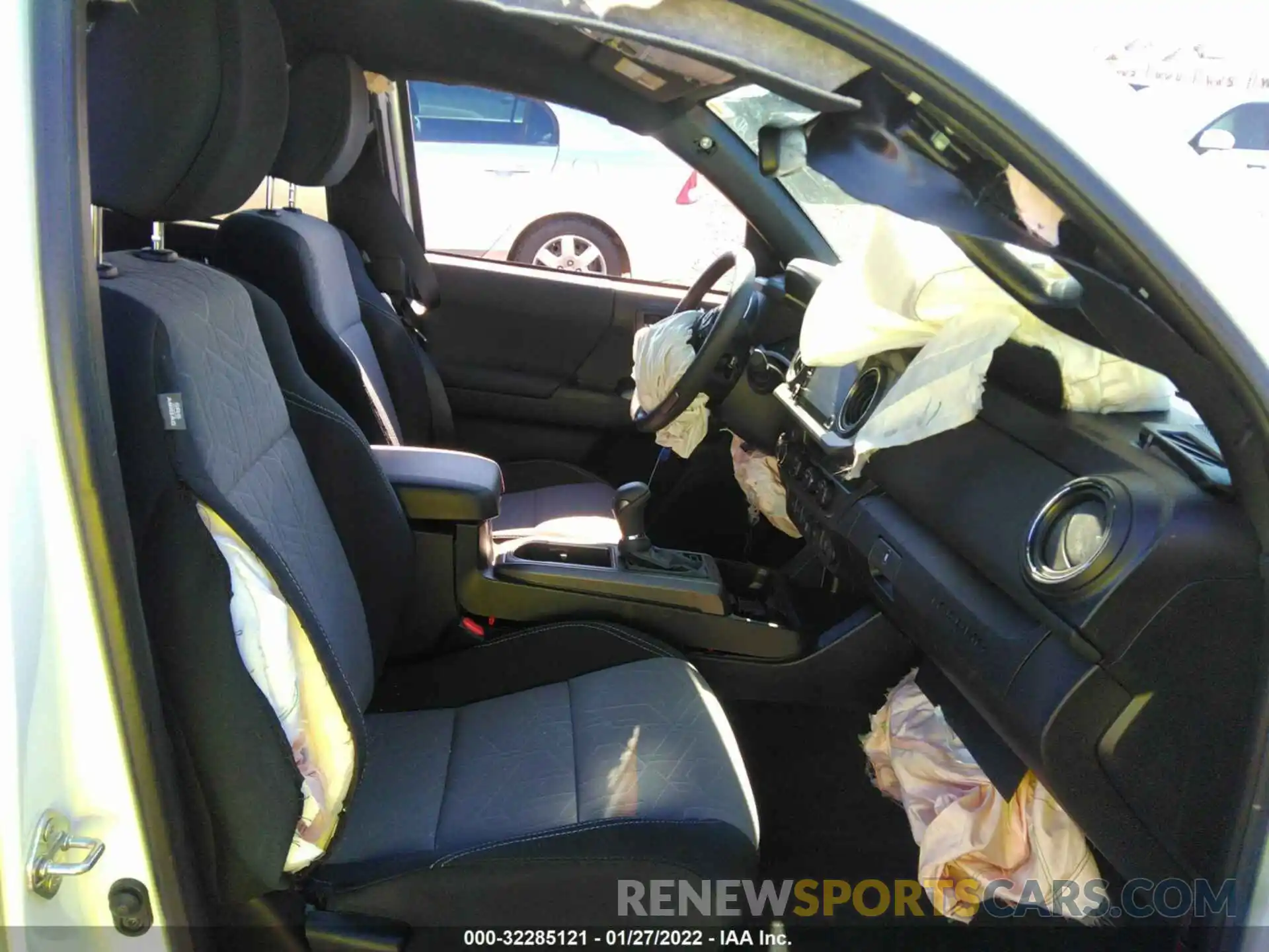 5 Photograph of a damaged car 3TYCZ5AN0MT009525 TOYOTA TACOMA 4WD 2021