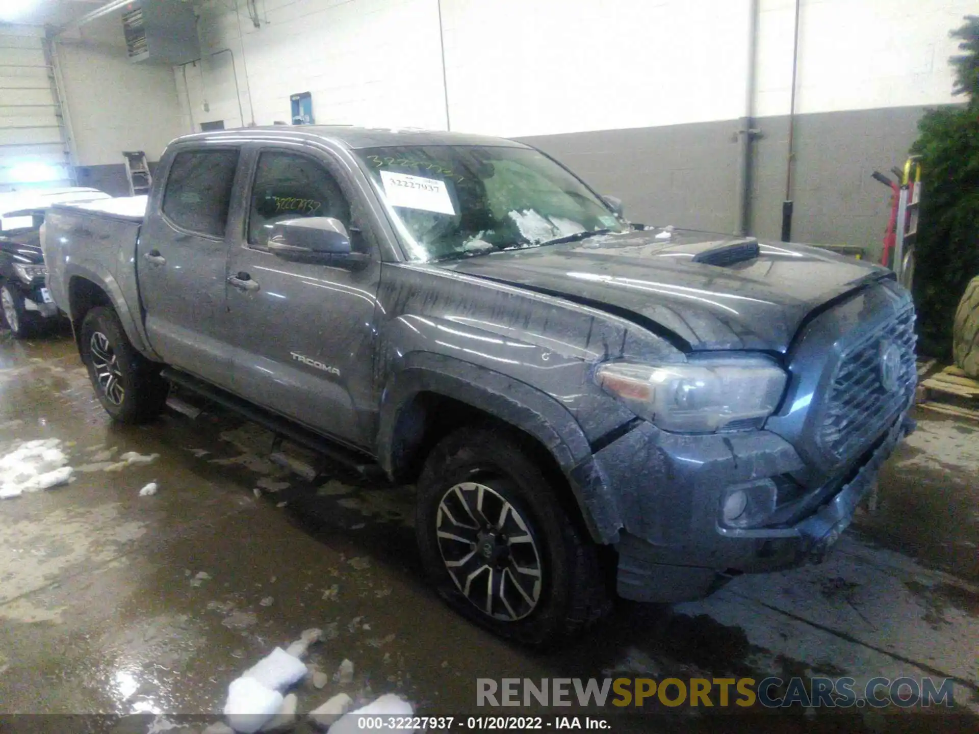 1 Photograph of a damaged car 3TYCZ5AN0MT028348 TOYOTA TACOMA 4WD 2021