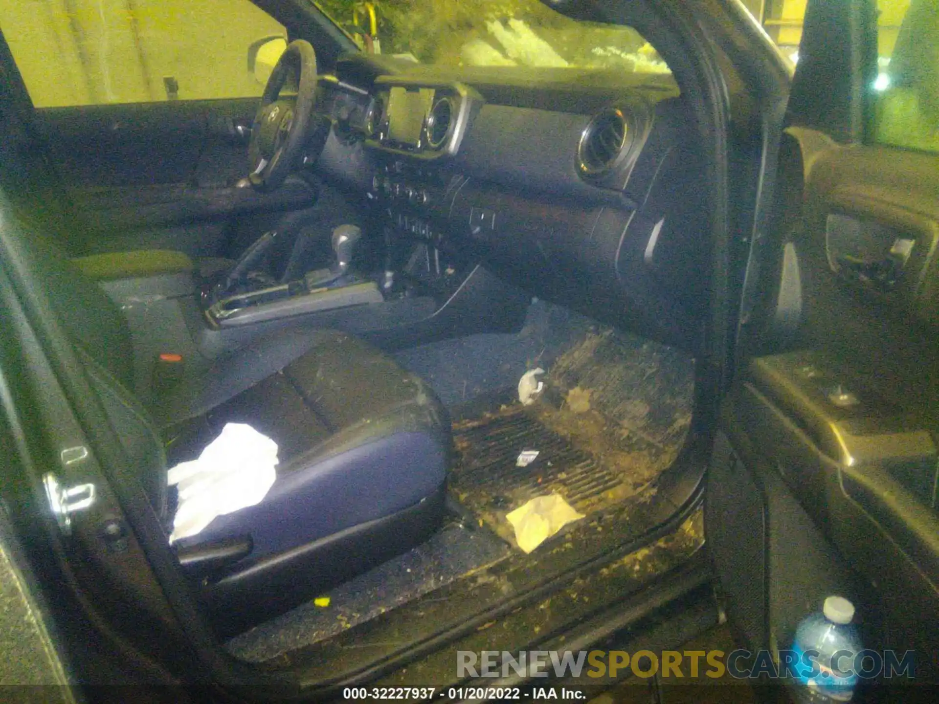 5 Photograph of a damaged car 3TYCZ5AN0MT028348 TOYOTA TACOMA 4WD 2021