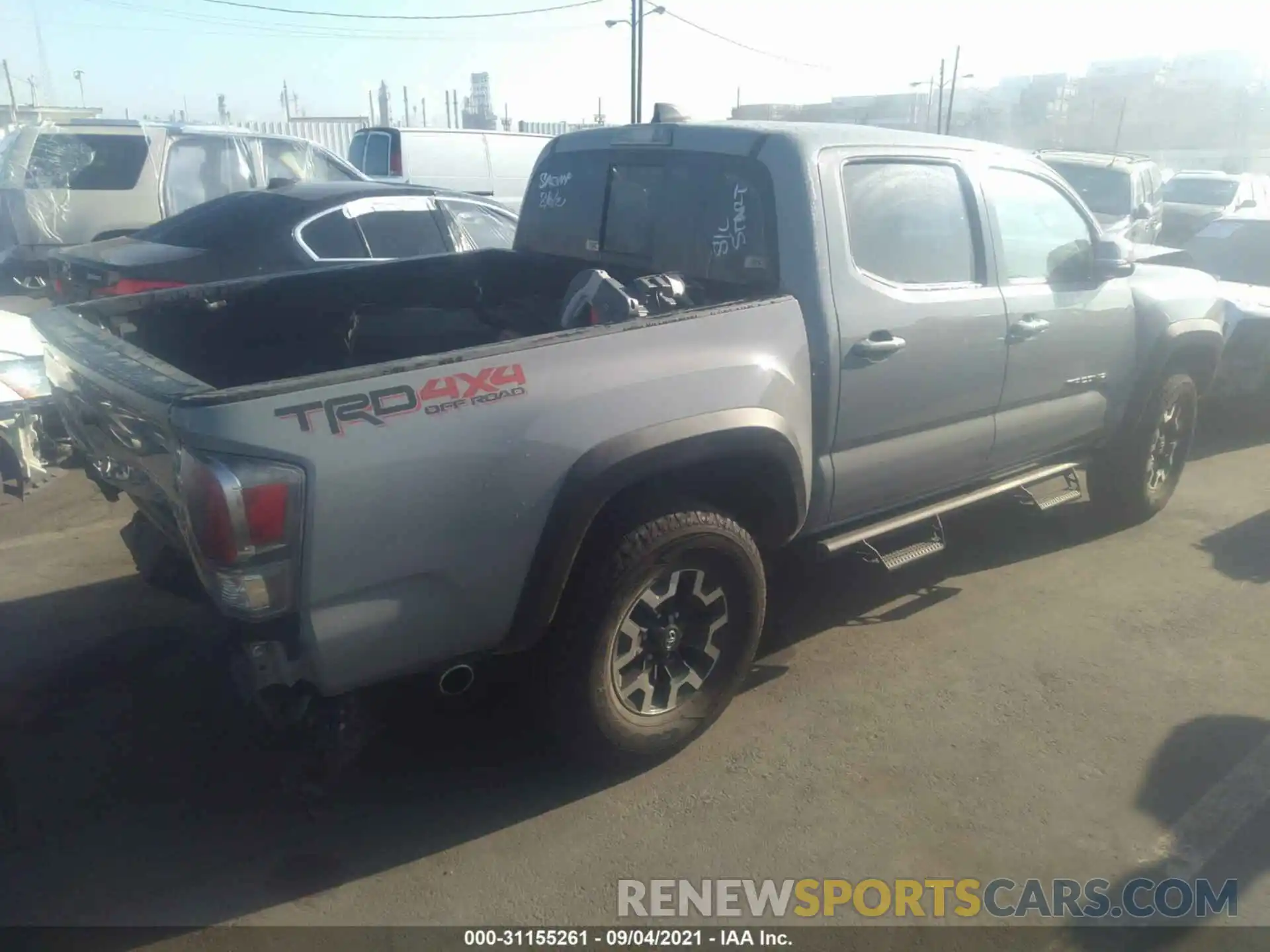 4 Фотография поврежденного автомобиля 3TYCZ5AN0MT031220 TOYOTA TACOMA 4WD 2021