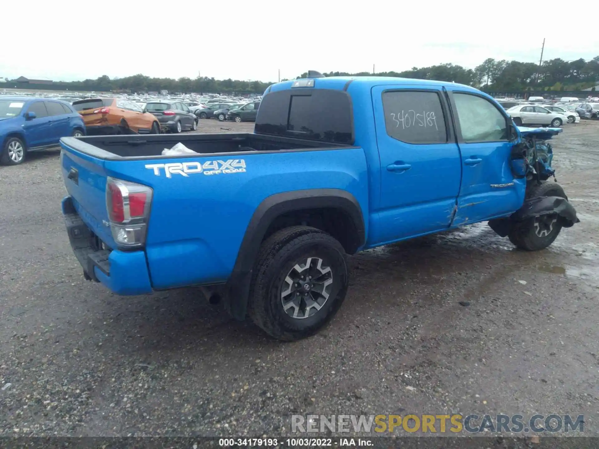 4 Photograph of a damaged car 3TYCZ5AN1MT020985 TOYOTA TACOMA 4WD 2021