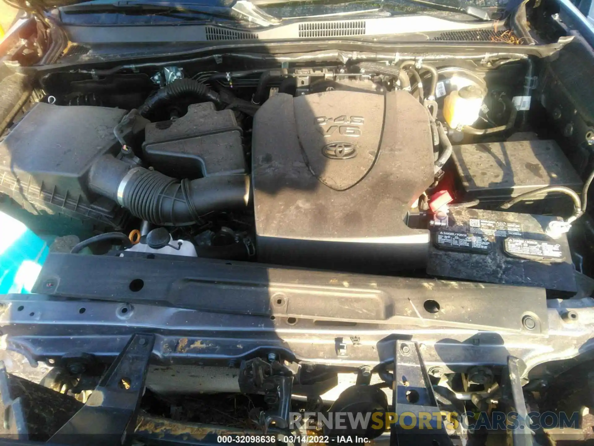 10 Photograph of a damaged car 3TYCZ5AN1MT035535 TOYOTA TACOMA 4WD 2021