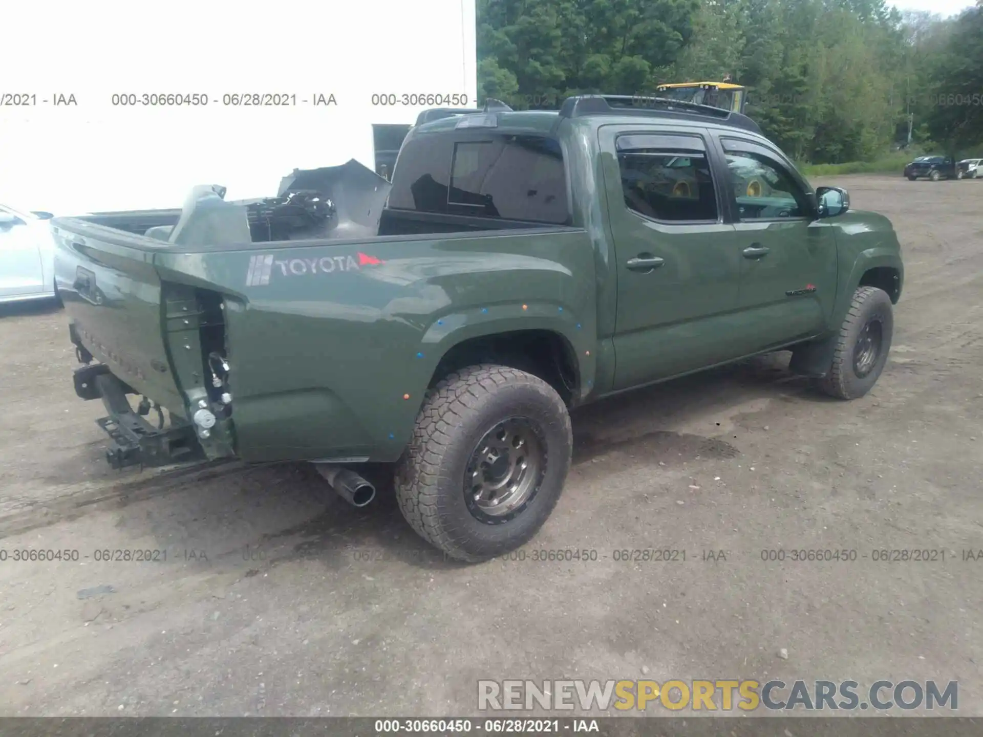 4 Photograph of a damaged car 3TYCZ5AN2MT024821 TOYOTA TACOMA 4WD 2021