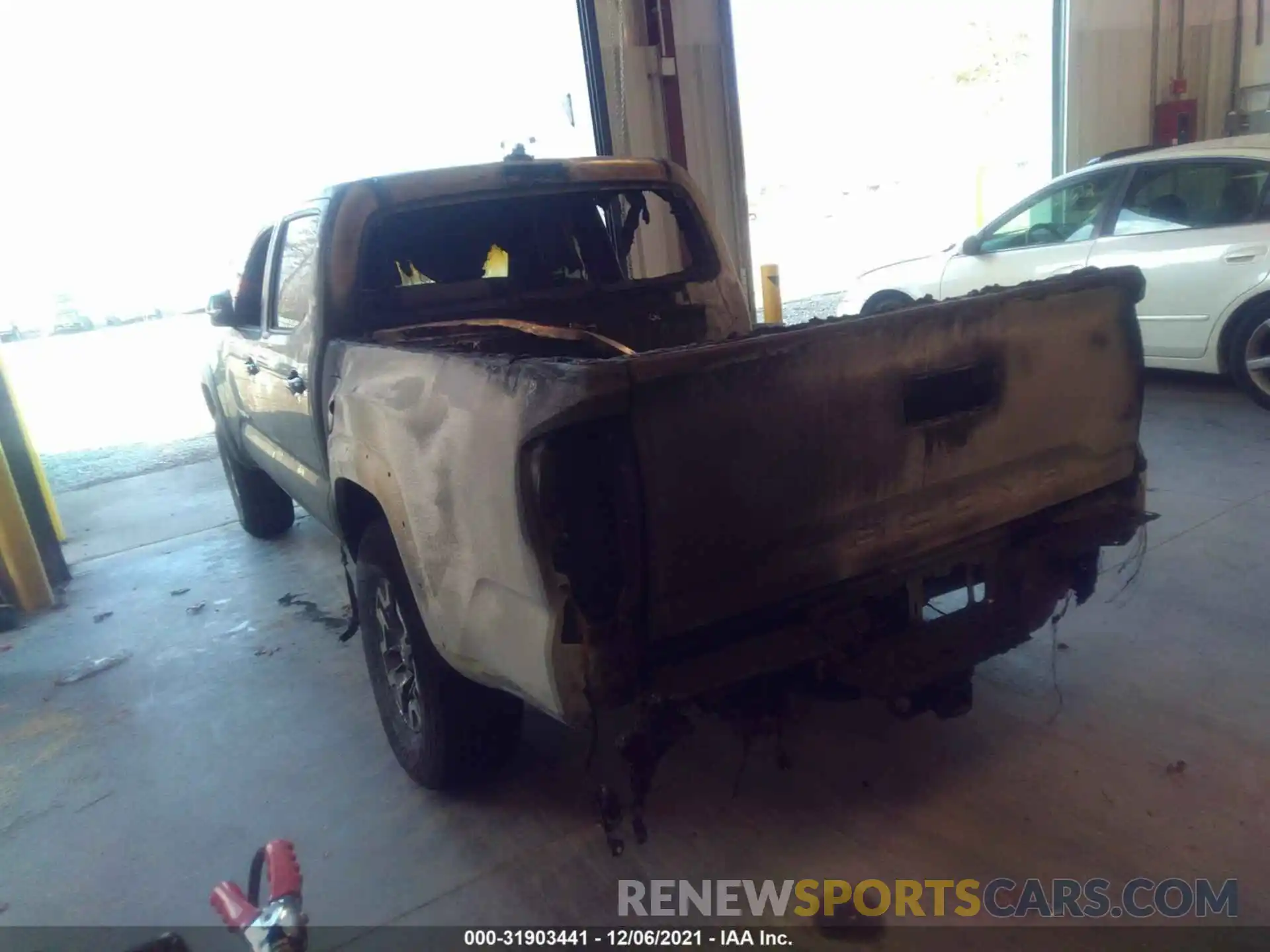 3 Photograph of a damaged car 3TYCZ5AN2MT027105 TOYOTA TACOMA 4WD 2021