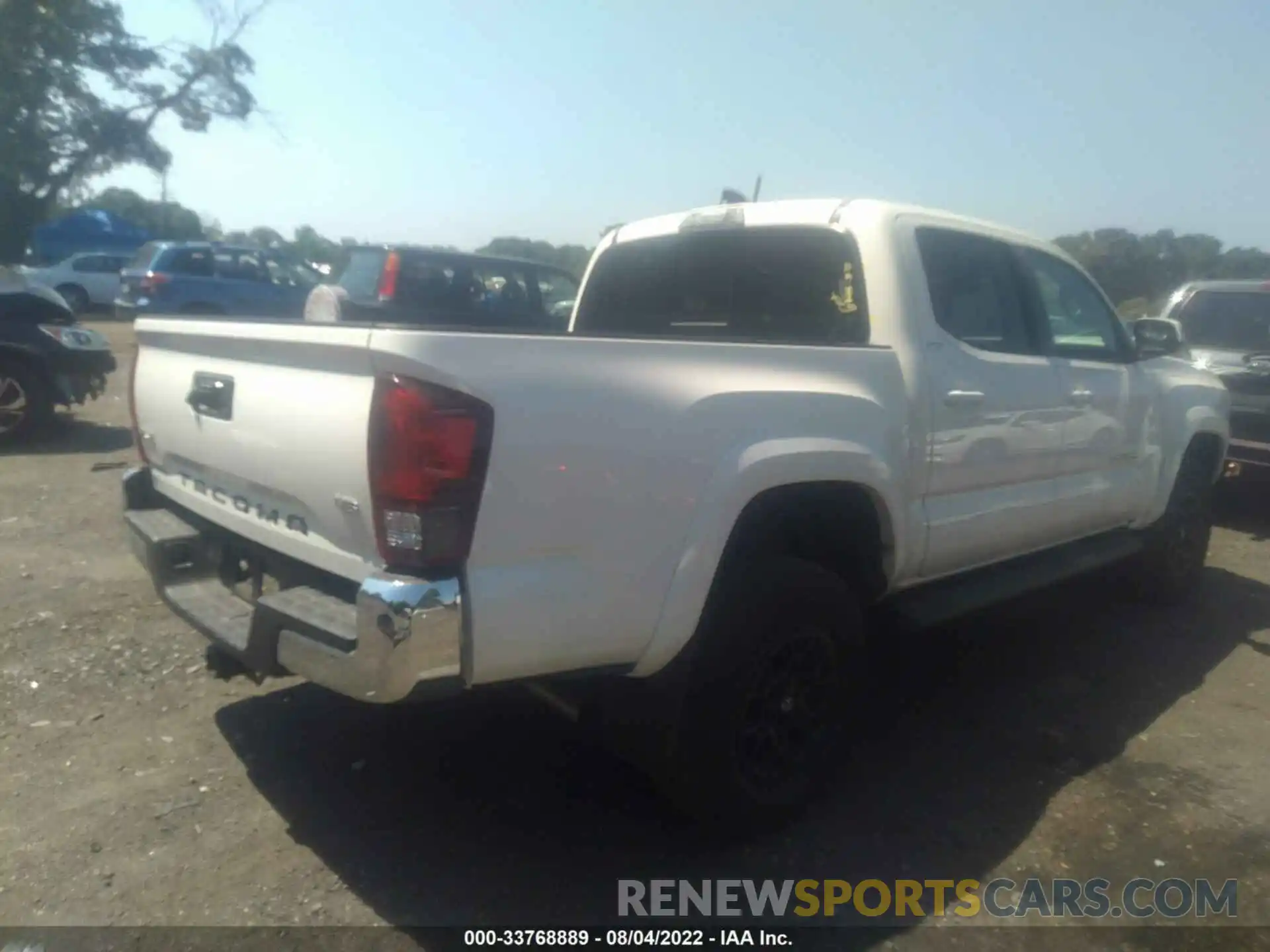 4 Photograph of a damaged car 3TYCZ5AN2MT049007 TOYOTA TACOMA 4WD 2021