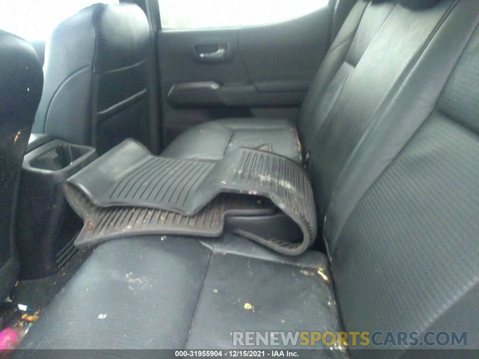 8 Photograph of a damaged car 3TYCZ5AN4MT017255 TOYOTA TACOMA 4WD 2021