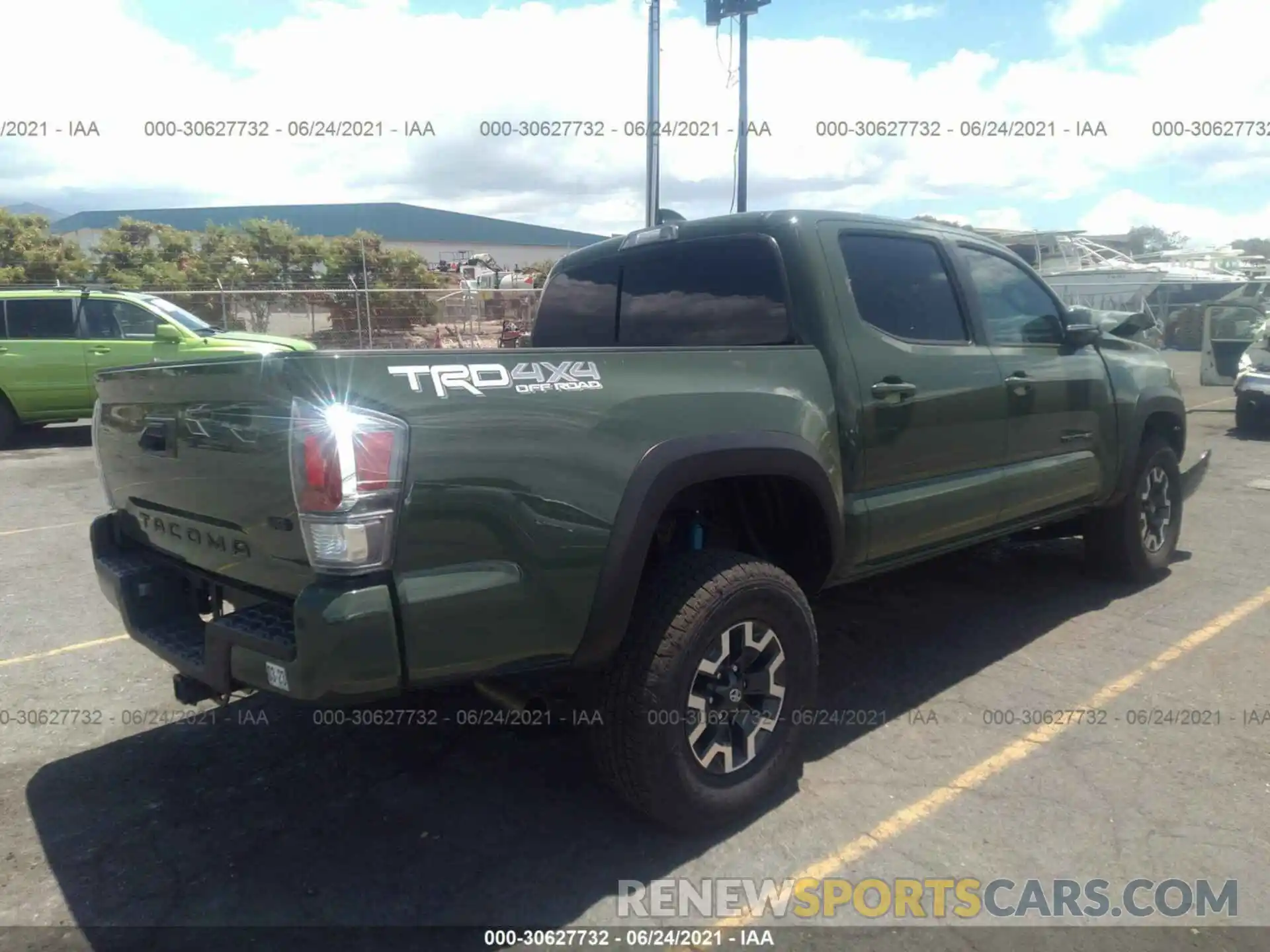 4 Photograph of a damaged car 3TYCZ5AN4MT023783 TOYOTA TACOMA 4WD 2021