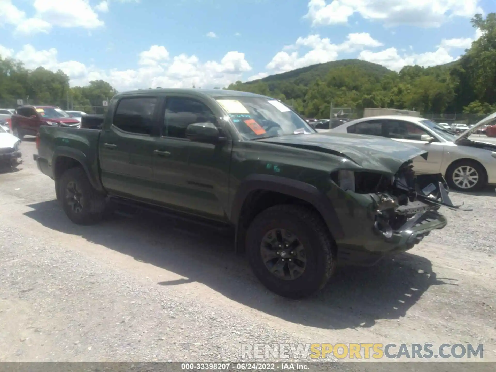 1 Photograph of a damaged car 3TYCZ5AN5MT013683 TOYOTA TACOMA 4WD 2021