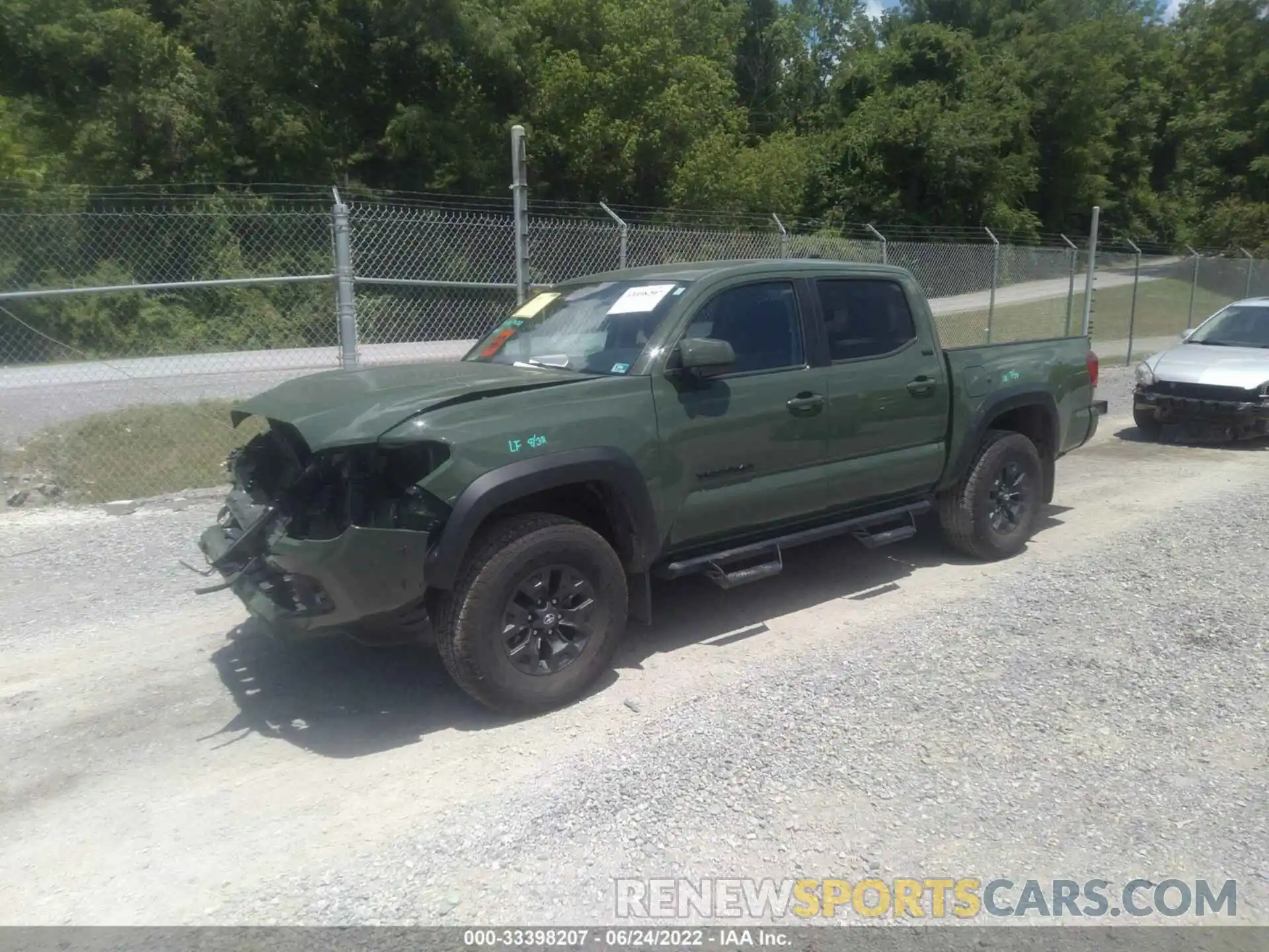 2 Фотография поврежденного автомобиля 3TYCZ5AN5MT013683 TOYOTA TACOMA 4WD 2021