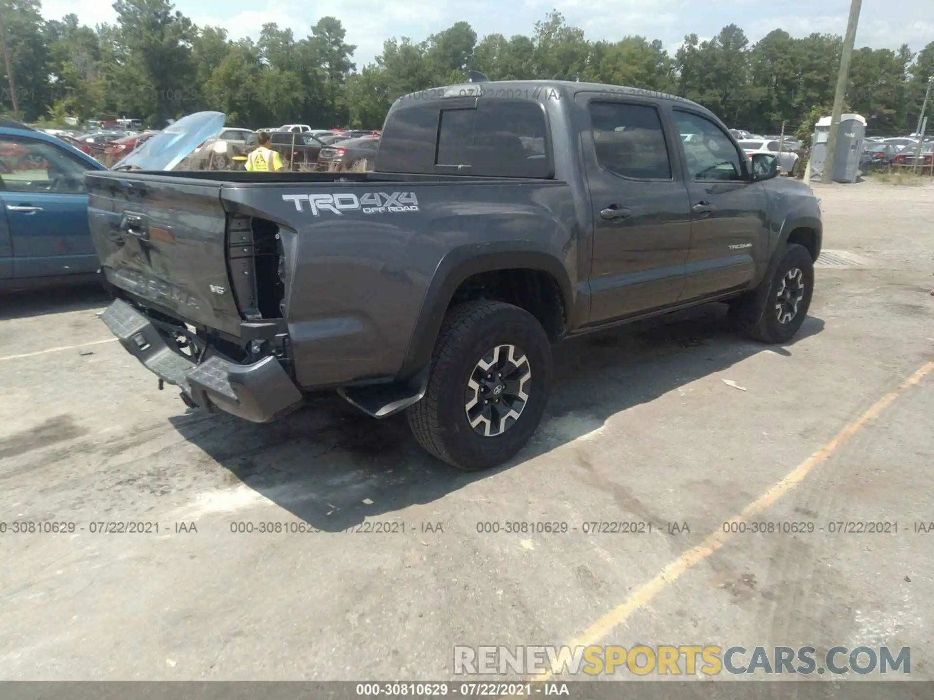 4 Photograph of a damaged car 3TYCZ5AN6MT026894 TOYOTA TACOMA 4WD 2021