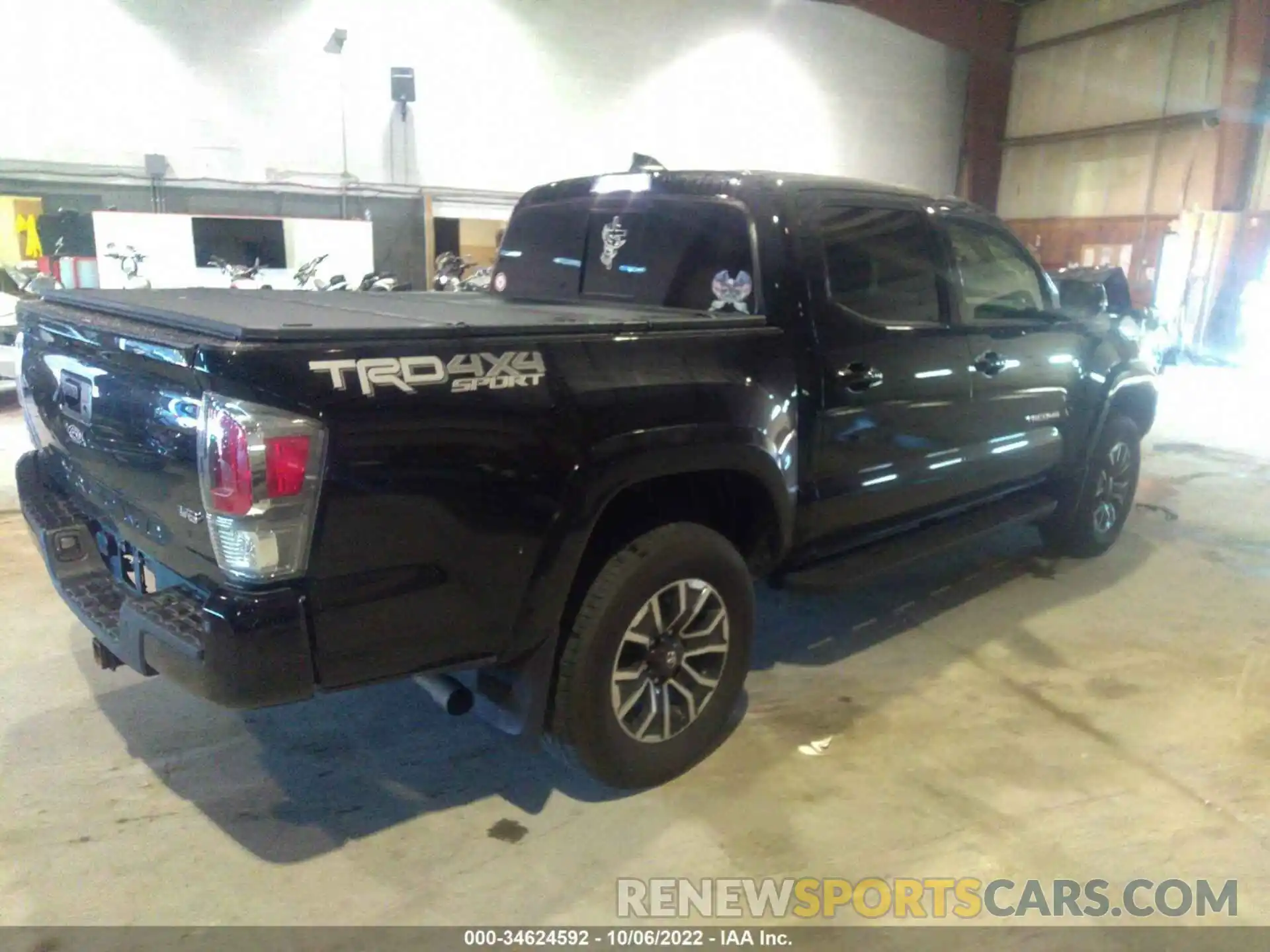 4 Фотография поврежденного автомобиля 3TYCZ5AN6MT027737 TOYOTA TACOMA 4WD 2021