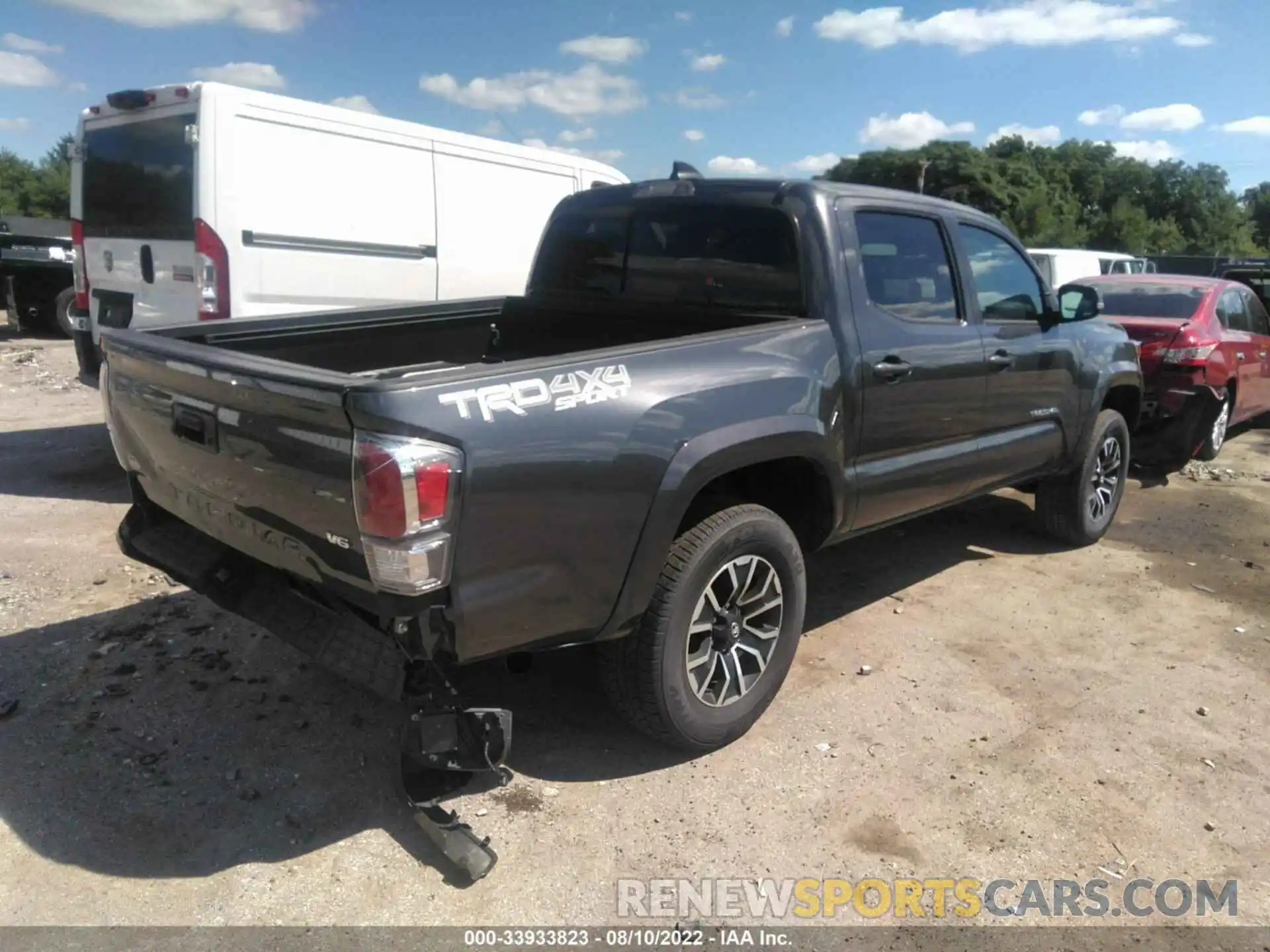 4 Photograph of a damaged car 3TYCZ5AN6MT040326 TOYOTA TACOMA 4WD 2021