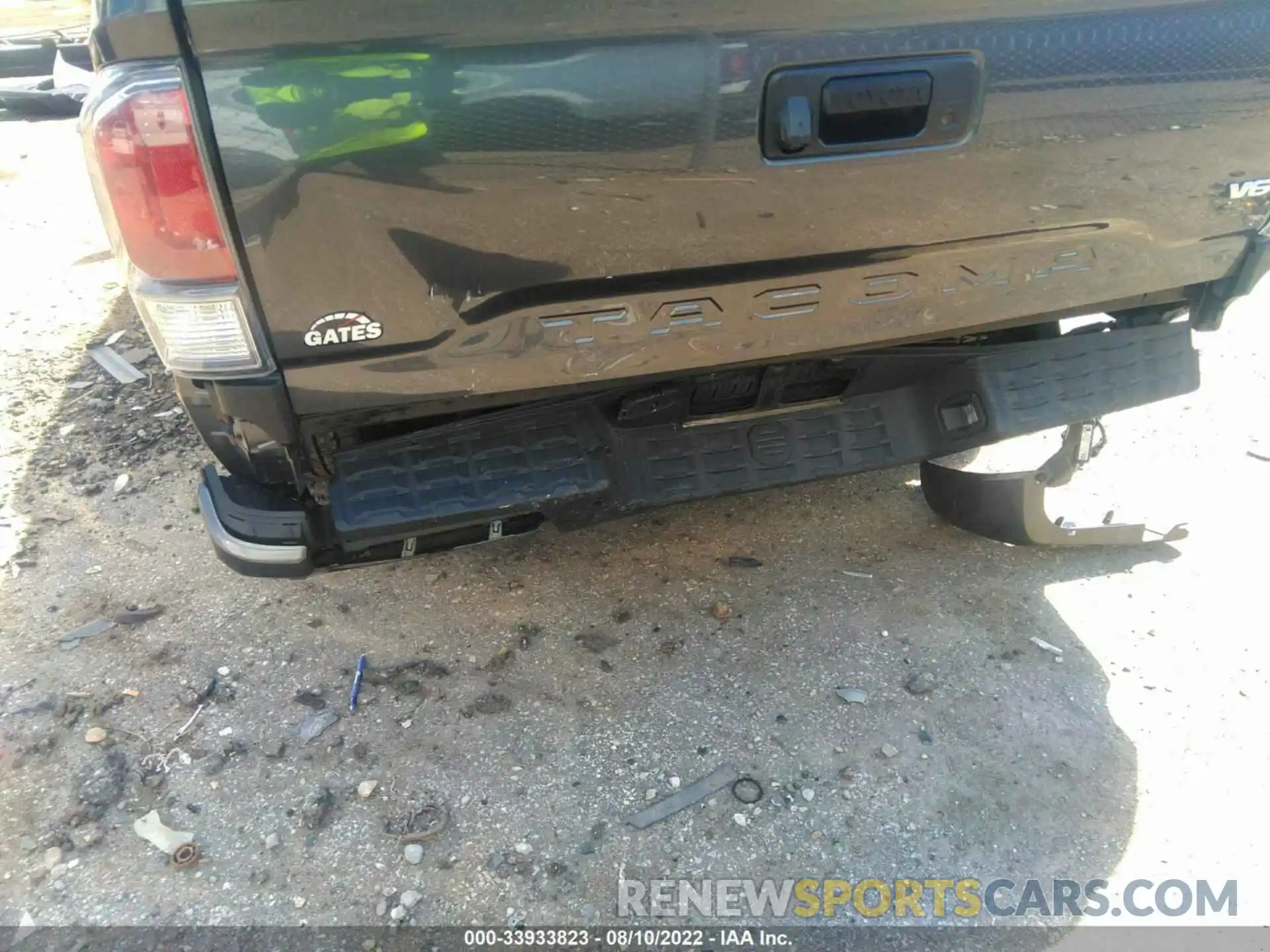 6 Photograph of a damaged car 3TYCZ5AN6MT040326 TOYOTA TACOMA 4WD 2021