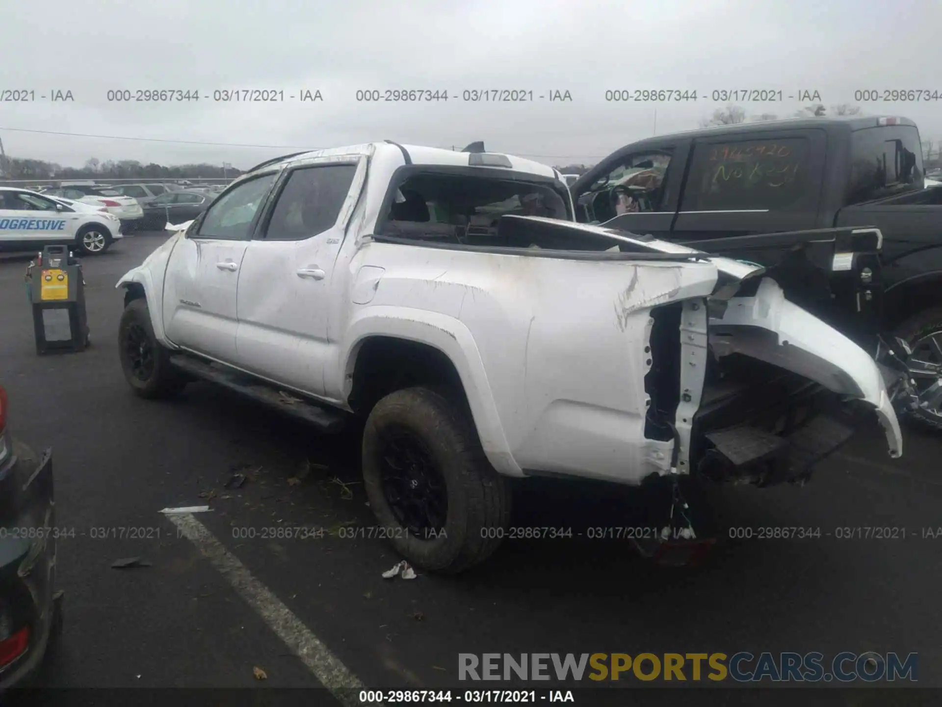 3 Photograph of a damaged car 3TYCZ5AN7MT012633 TOYOTA TACOMA 4WD 2021