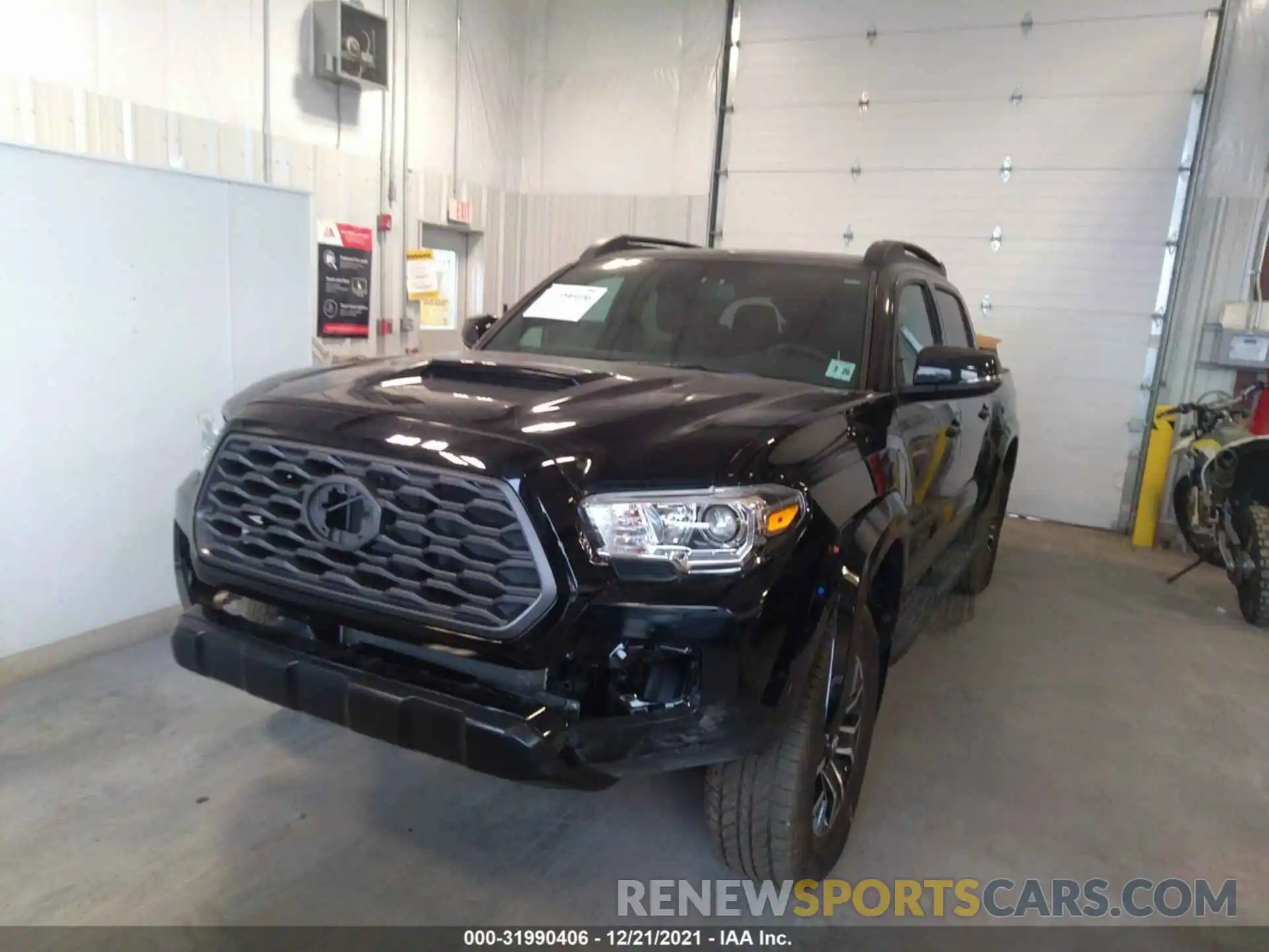 2 Photograph of a damaged car 3TYCZ5AN7MT025317 TOYOTA TACOMA 4WD 2021