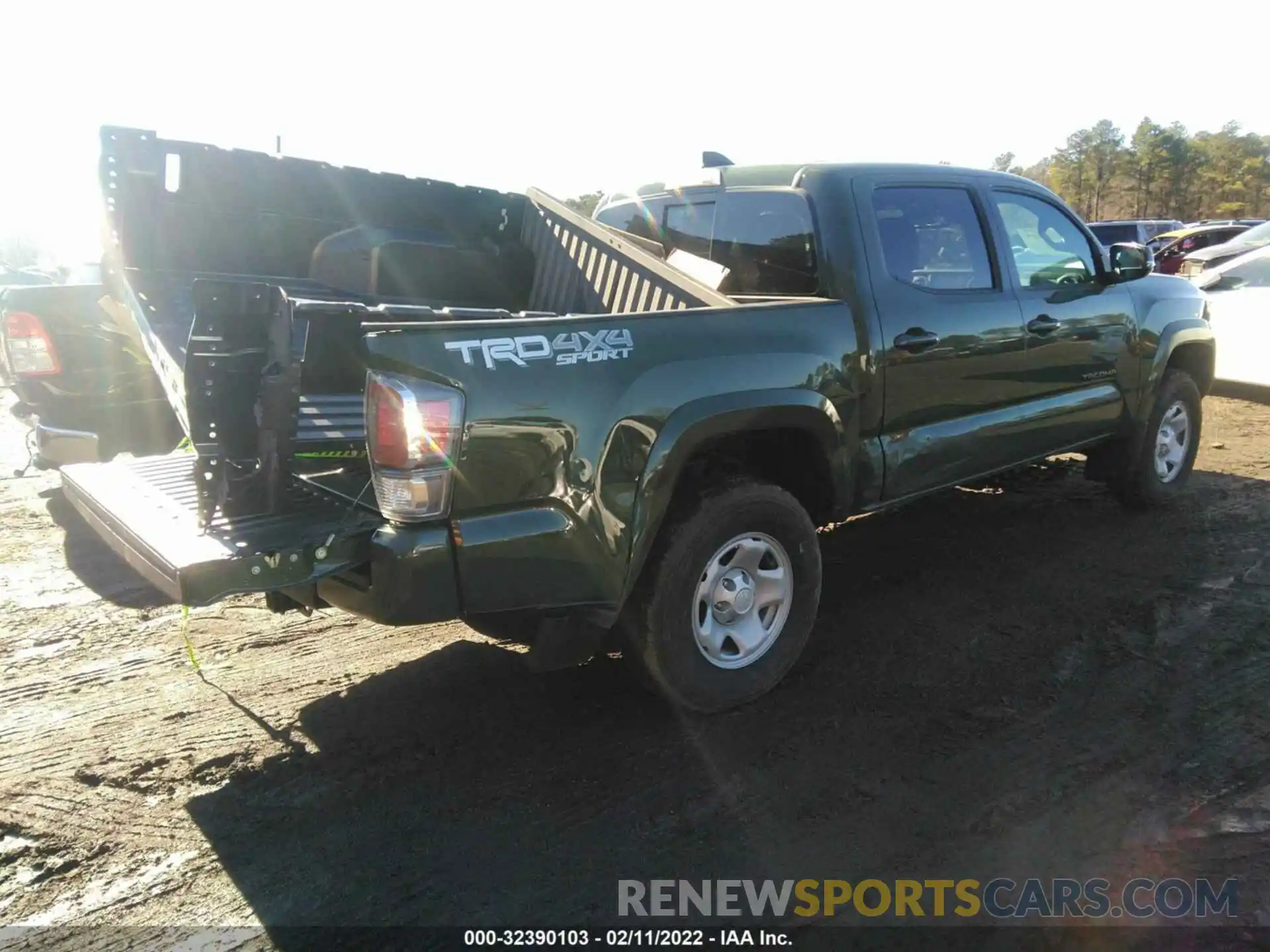 4 Photograph of a damaged car 3TYCZ5AN7MT029187 TOYOTA TACOMA 4WD 2021