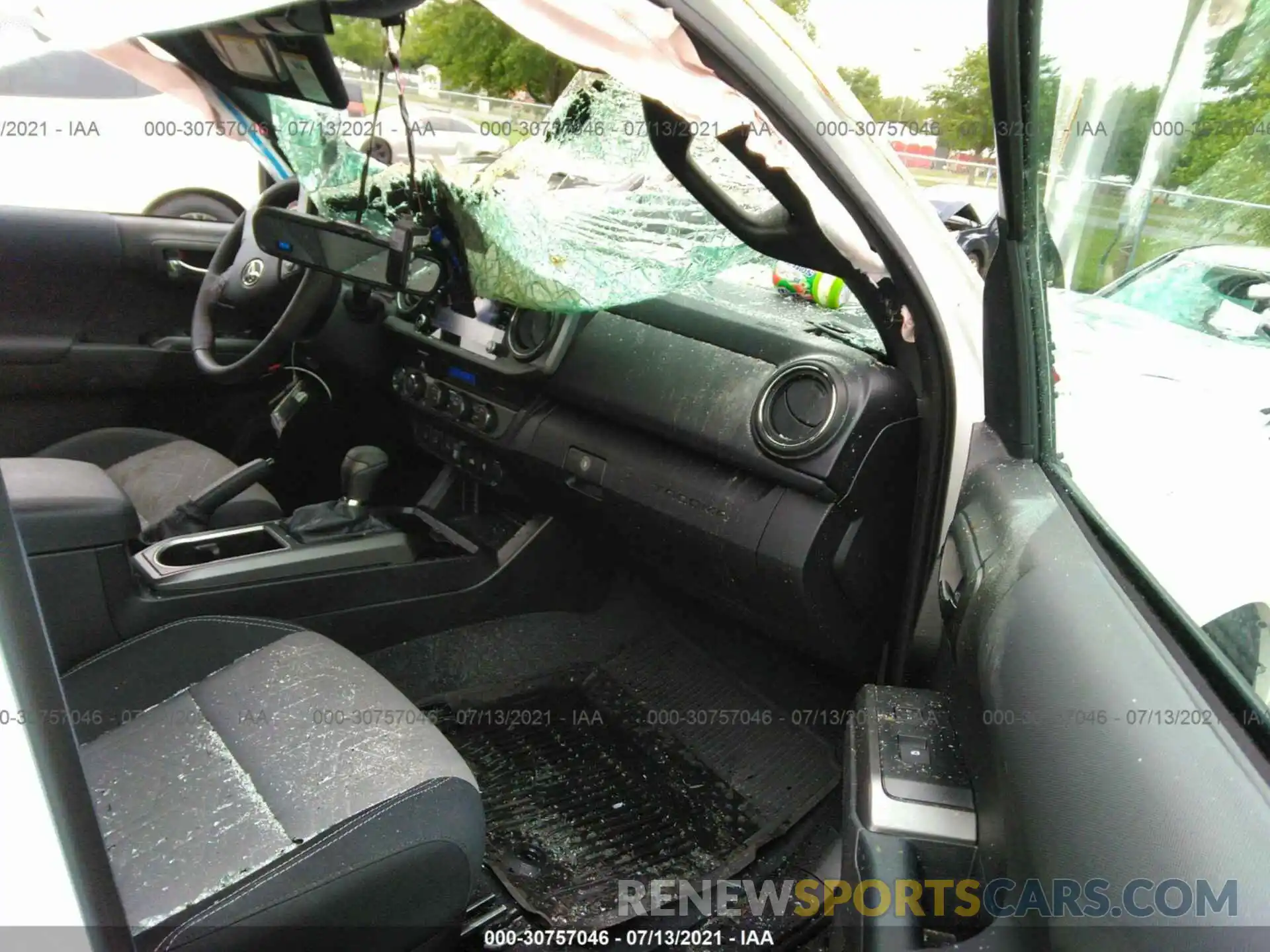 5 Photograph of a damaged car 3TYCZ5AN7MT032204 TOYOTA TACOMA 4WD 2021