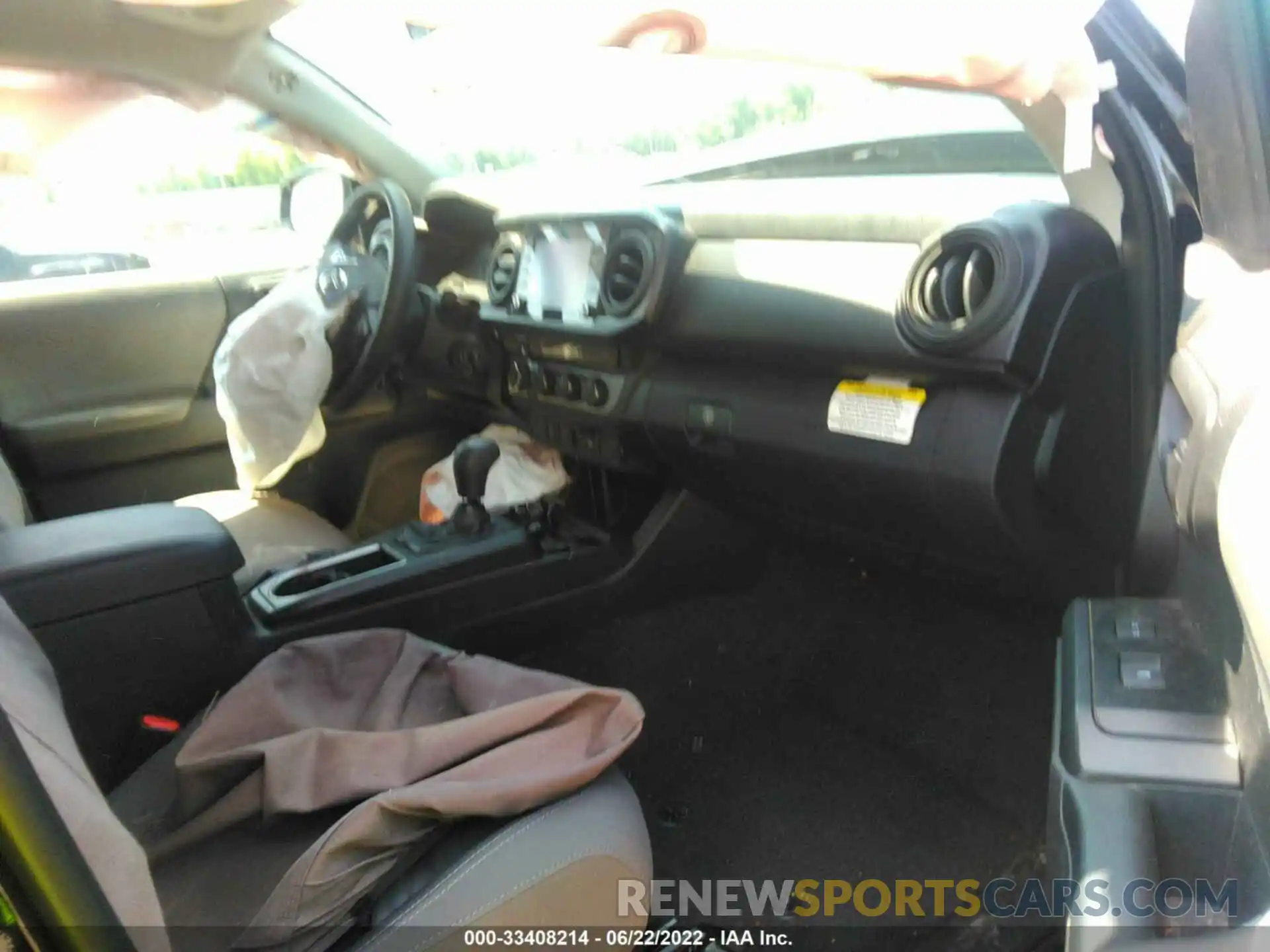 5 Photograph of a damaged car 3TYCZ5AN8MT024970 TOYOTA TACOMA 4WD 2021