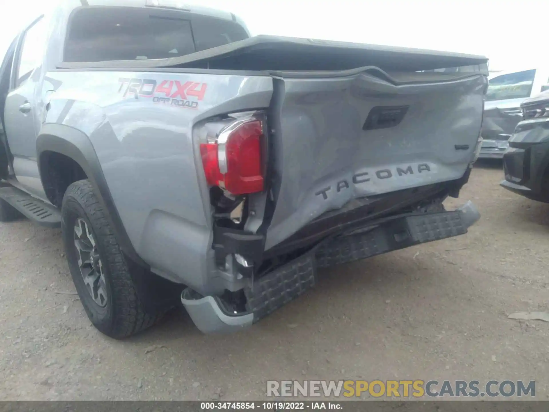 12 Photograph of a damaged car 3TYCZ5AN8MT046922 TOYOTA TACOMA 4WD 2021