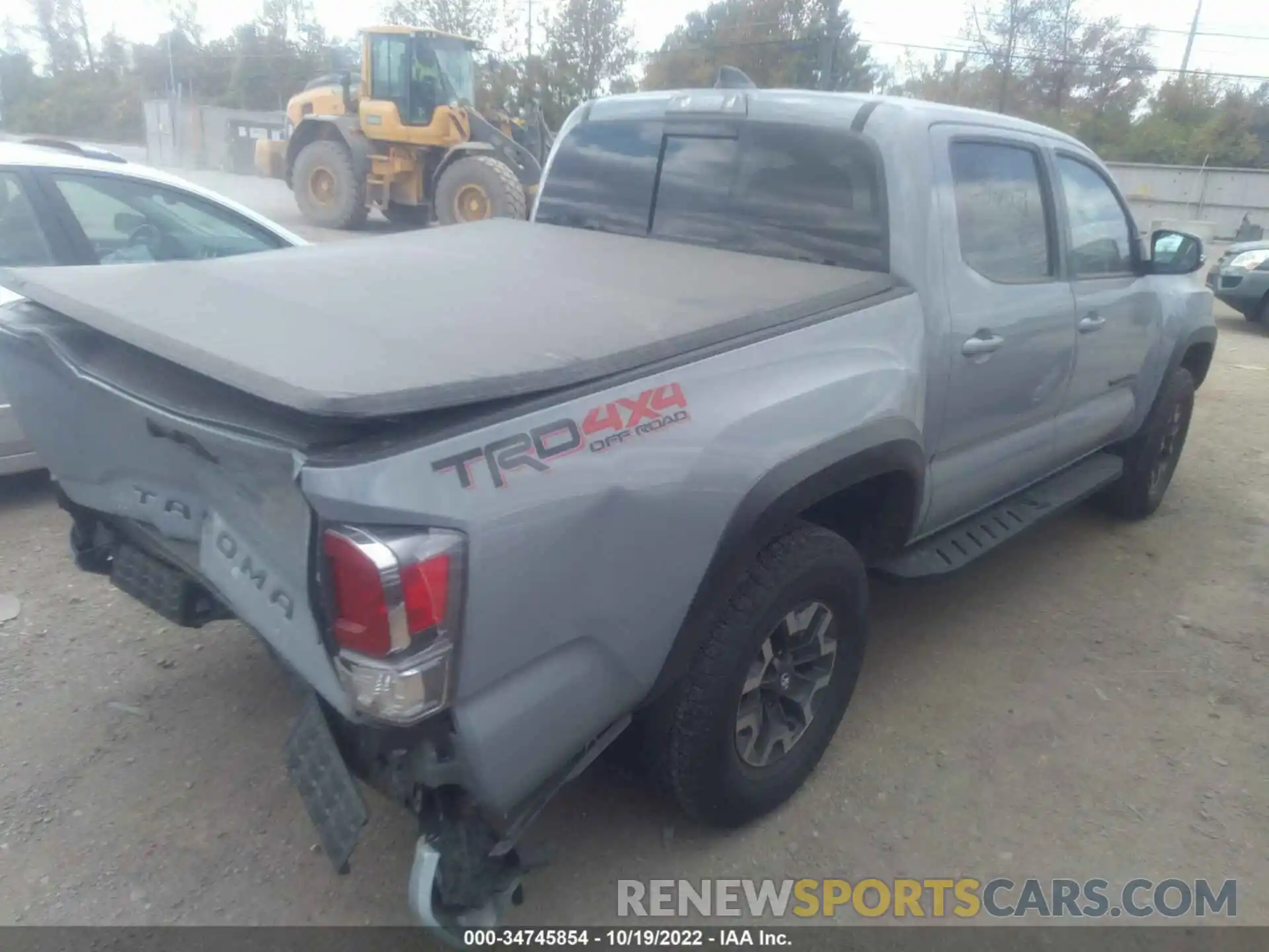 4 Photograph of a damaged car 3TYCZ5AN8MT046922 TOYOTA TACOMA 4WD 2021