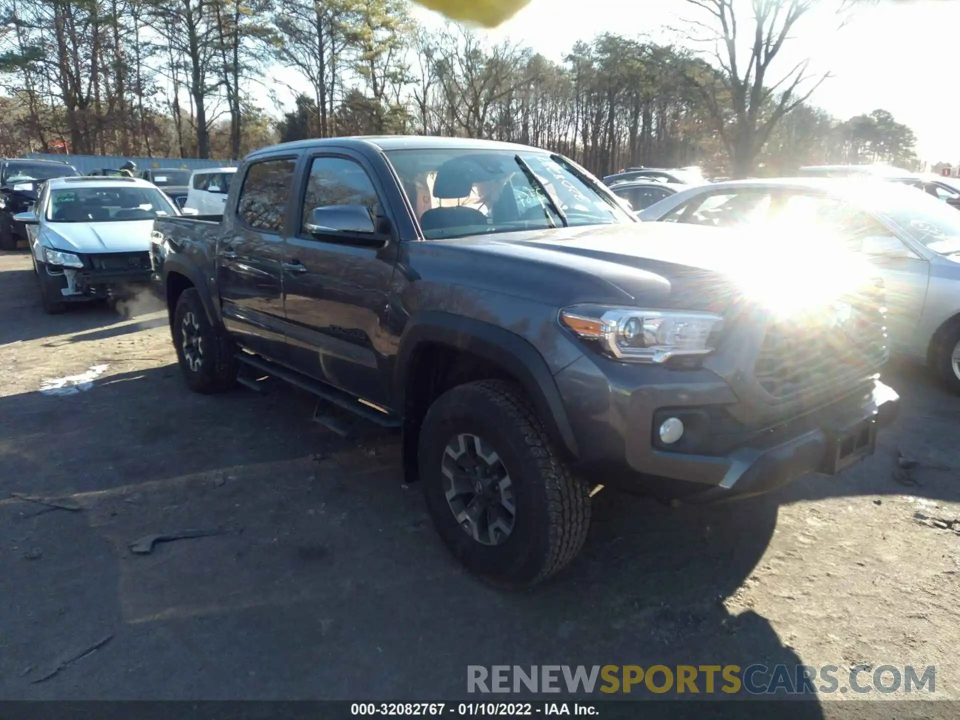 1 Photograph of a damaged car 3TYCZ5AN8MT051683 TOYOTA TACOMA 4WD 2021