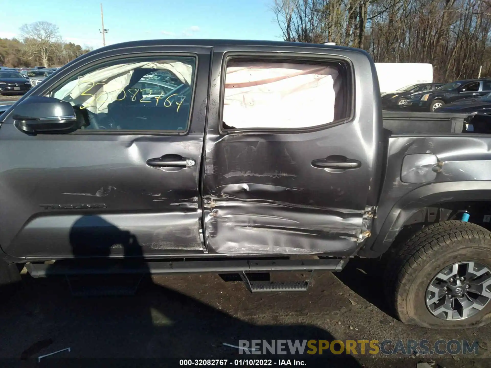 6 Photograph of a damaged car 3TYCZ5AN8MT051683 TOYOTA TACOMA 4WD 2021