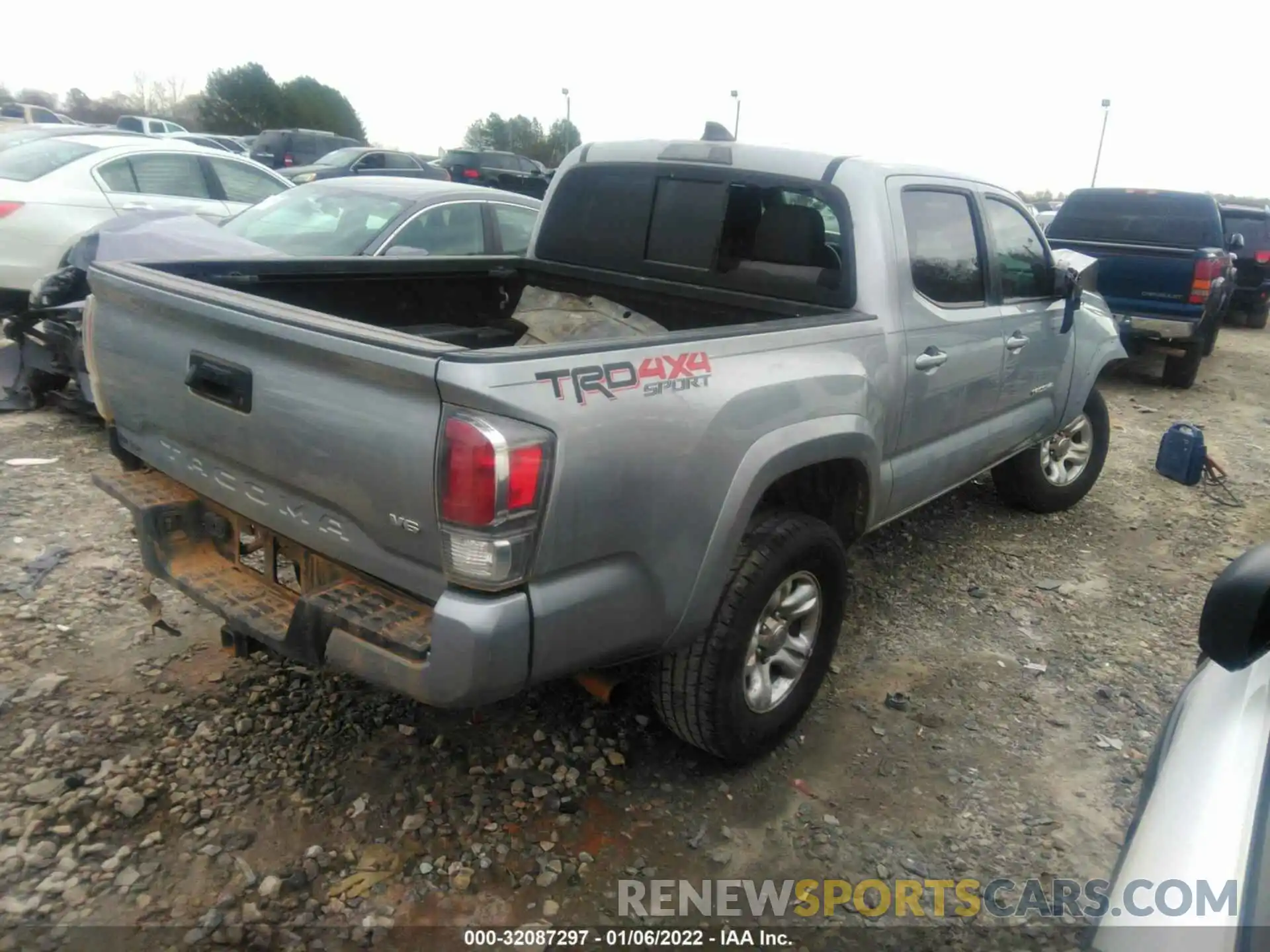 4 Photograph of a damaged car 3TYCZ5AN9MT019180 TOYOTA TACOMA 4WD 2021