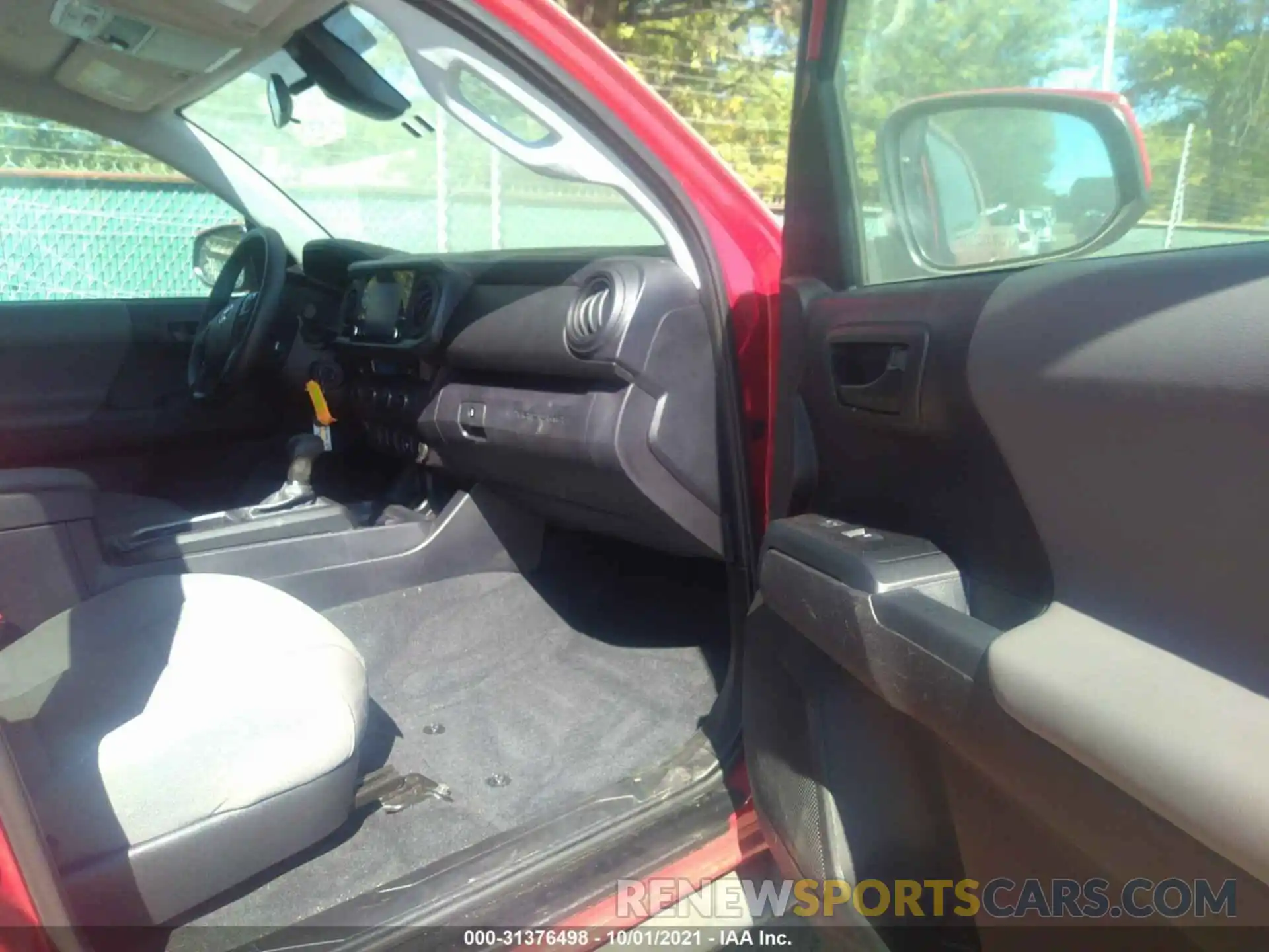 5 Photograph of a damaged car 3TYCZ5AN9MT030194 TOYOTA TACOMA 4WD 2021