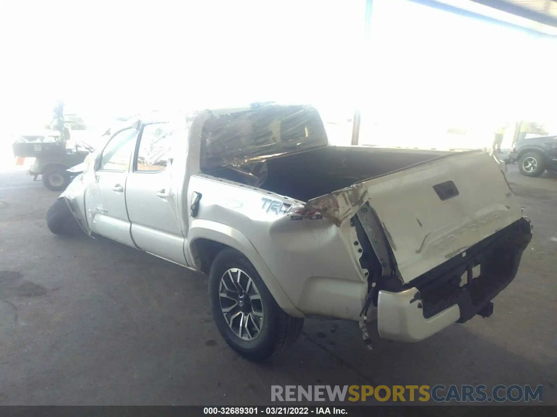 3 Photograph of a damaged car 3TYCZ5ANXMT034870 TOYOTA TACOMA 4WD 2021