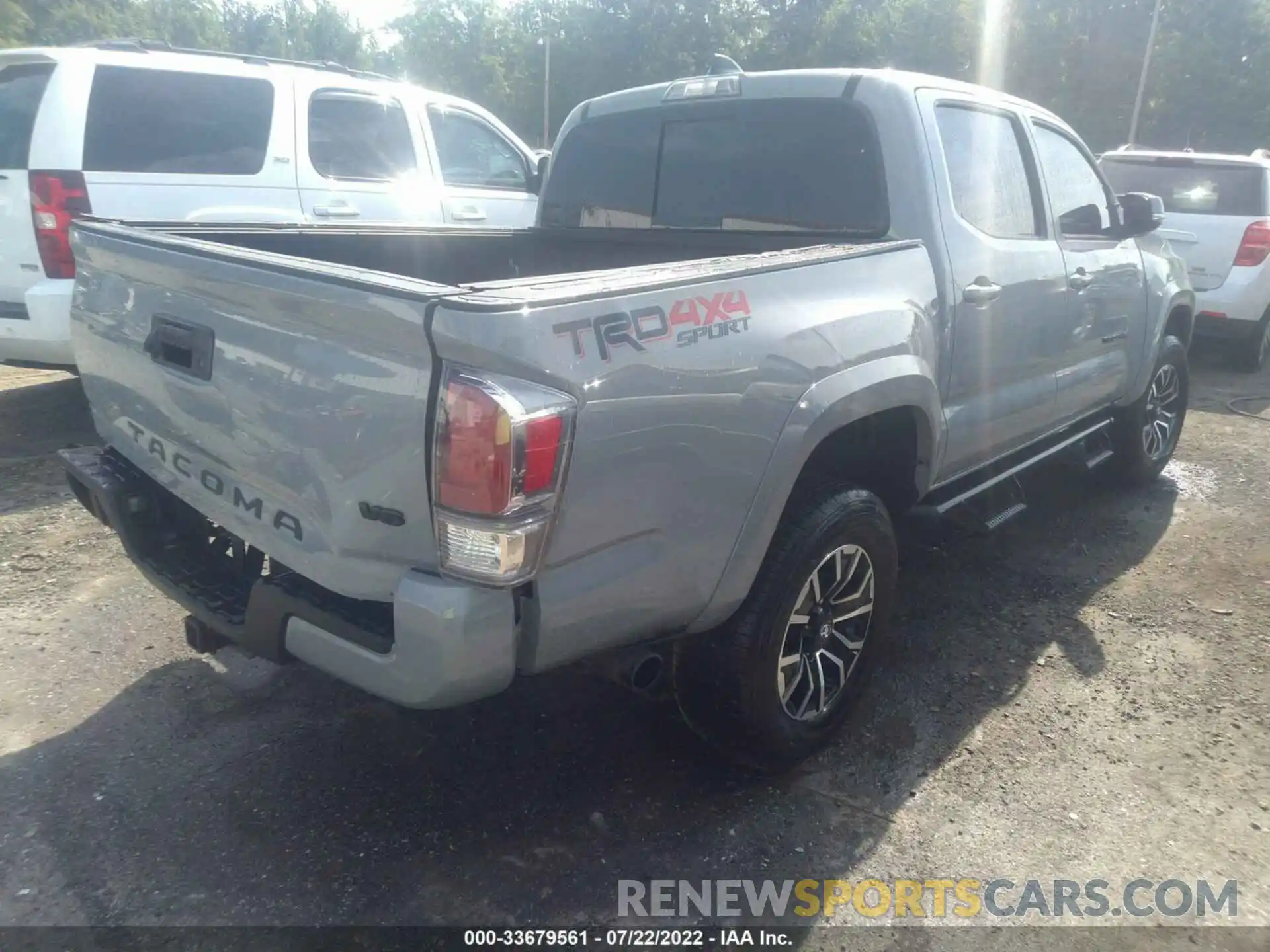 4 Photograph of a damaged car 3TYCZ5ANXMT039986 TOYOTA TACOMA 4WD 2021