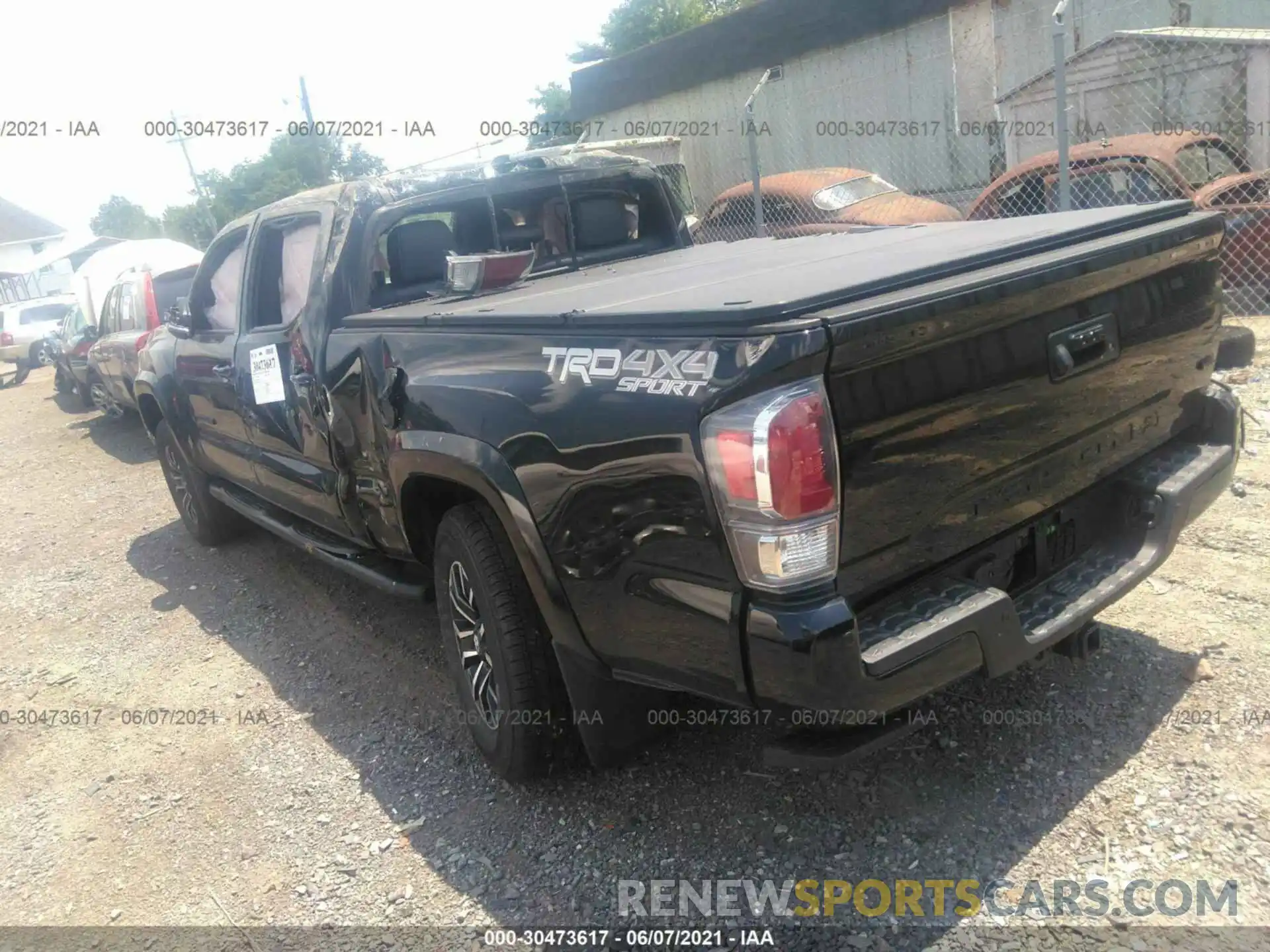 3 Photograph of a damaged car 3TYDZ5BN5MT001519 TOYOTA TACOMA 4WD 2021