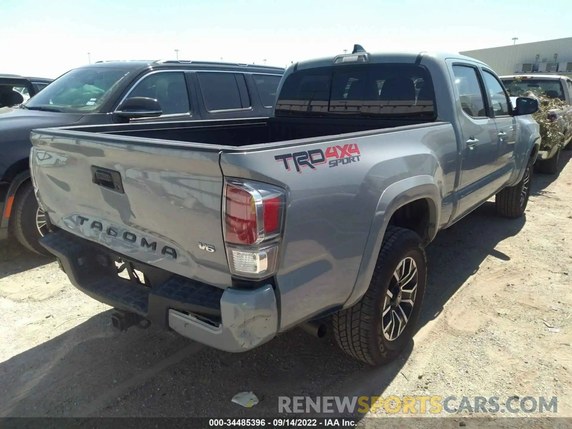 4 Photograph of a damaged car 3TYDZ5BN5MT002072 TOYOTA TACOMA 4WD 2021