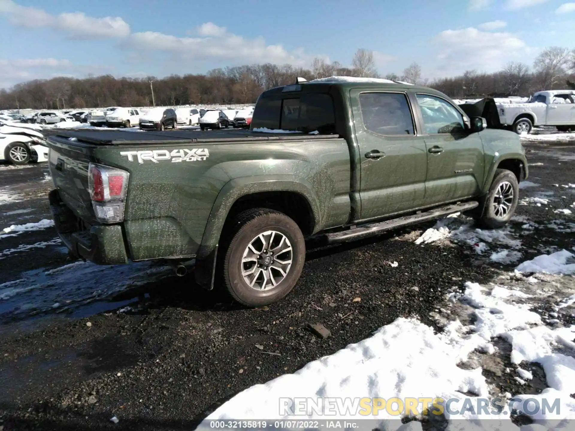 4 Photograph of a damaged car 3TYDZ5BN6MT002906 TOYOTA TACOMA 4WD 2021