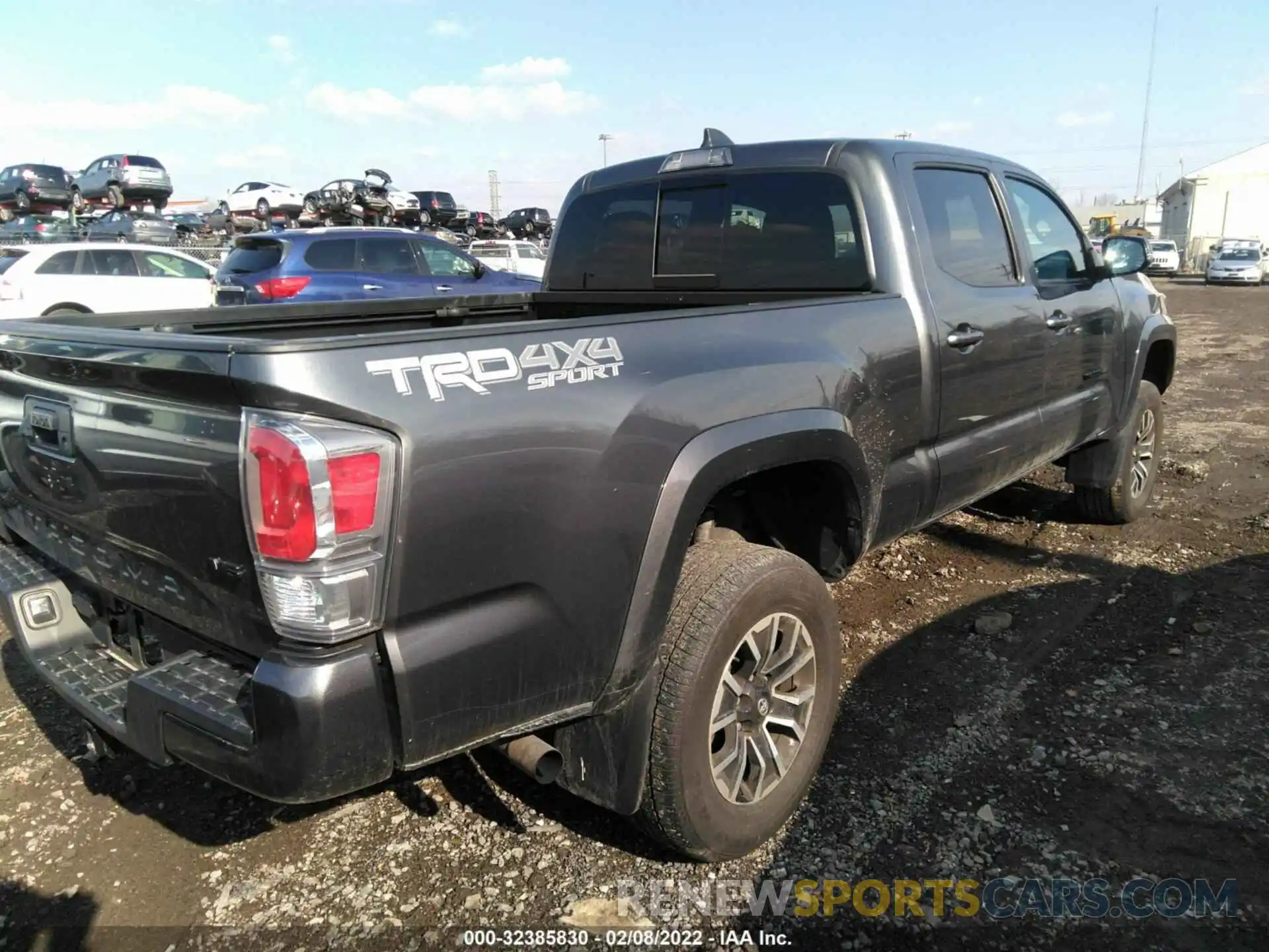 4 Photograph of a damaged car 3TYDZ5BN7MT000565 TOYOTA TACOMA 4WD 2021