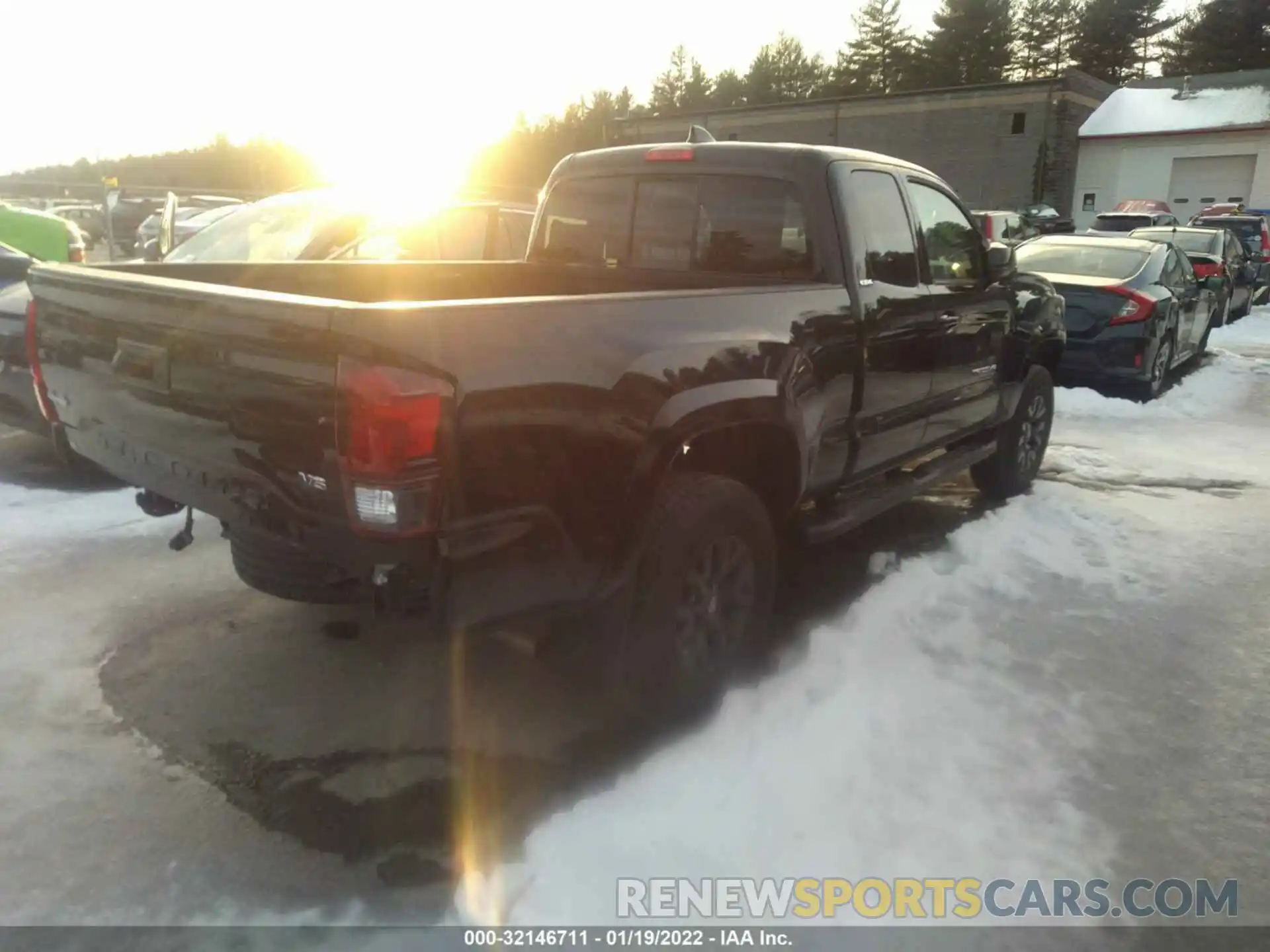 4 Photograph of a damaged car 3TYSZ5AN2MT036690 TOYOTA TACOMA 4WD 2021