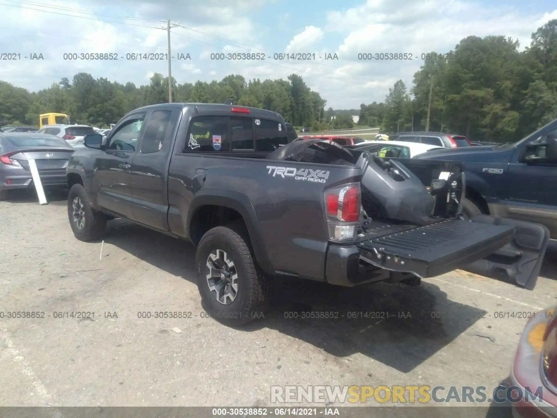 3 Фотография поврежденного автомобиля 3TYSZ5AN3MT011149 TOYOTA TACOMA 4WD 2021