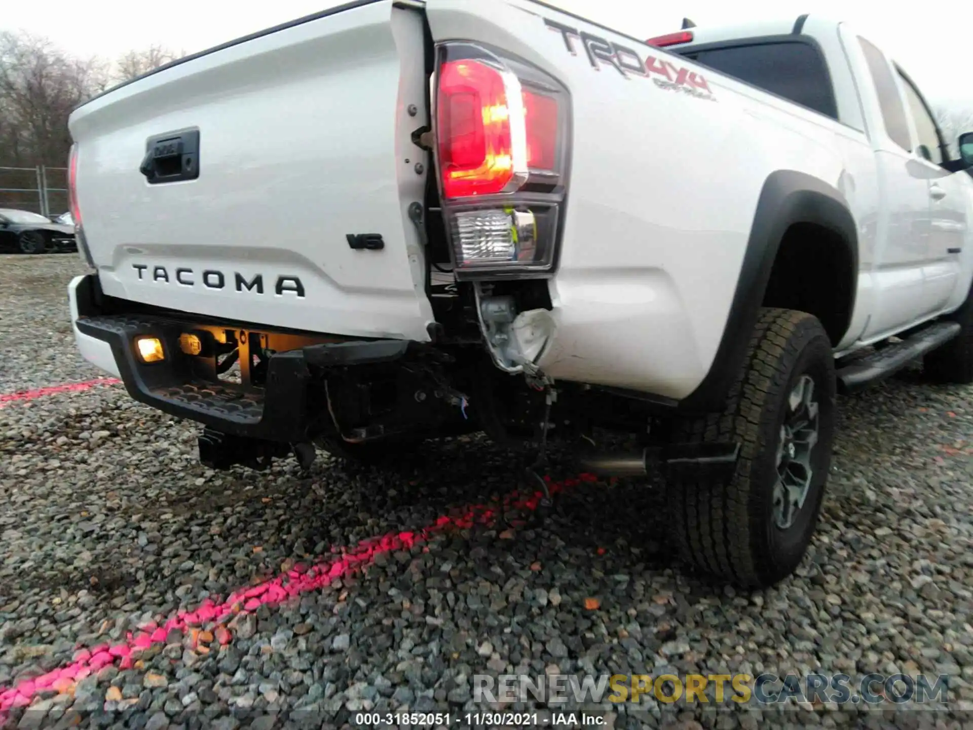 6 Photograph of a damaged car 3TYSZ5AN3MT016853 TOYOTA TACOMA 4WD 2021