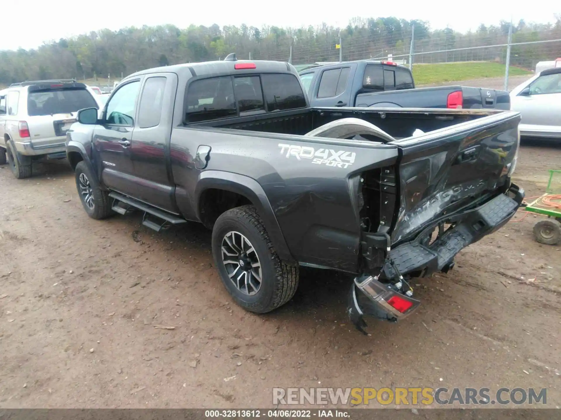 3 Фотография поврежденного автомобиля 3TYSZ5AN3MT017212 TOYOTA TACOMA 4WD 2021