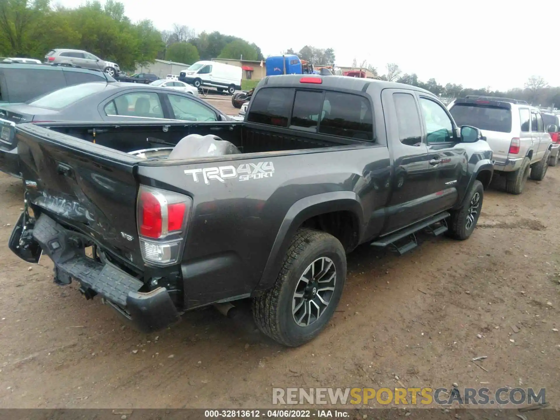 4 Фотография поврежденного автомобиля 3TYSZ5AN3MT017212 TOYOTA TACOMA 4WD 2021