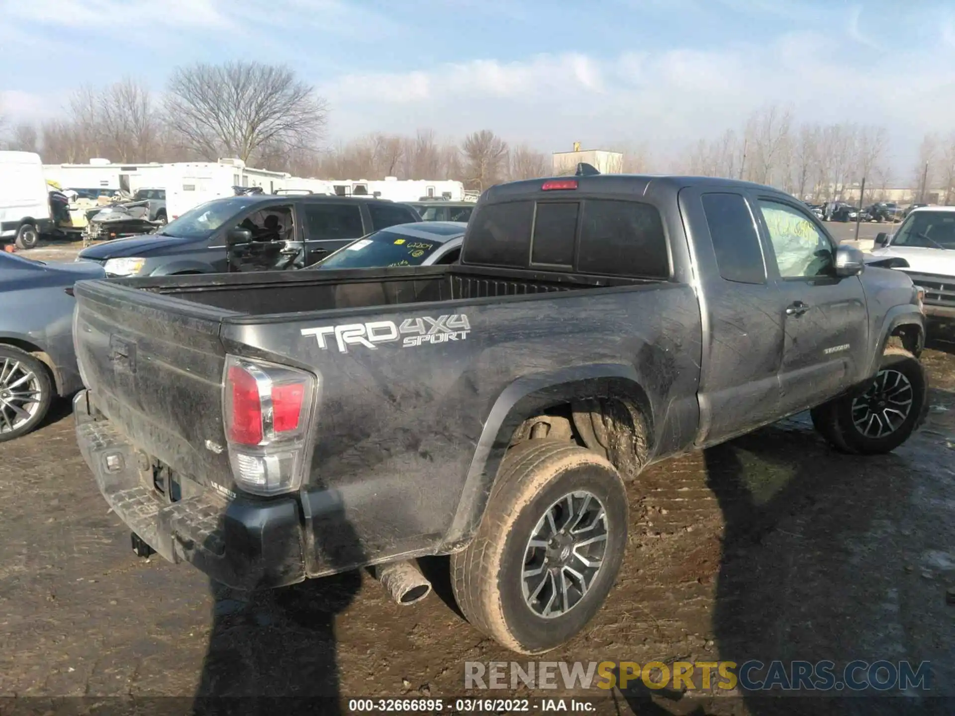 4 Photograph of a damaged car 3TYSZ5AN7MT016175 TOYOTA TACOMA 4WD 2021