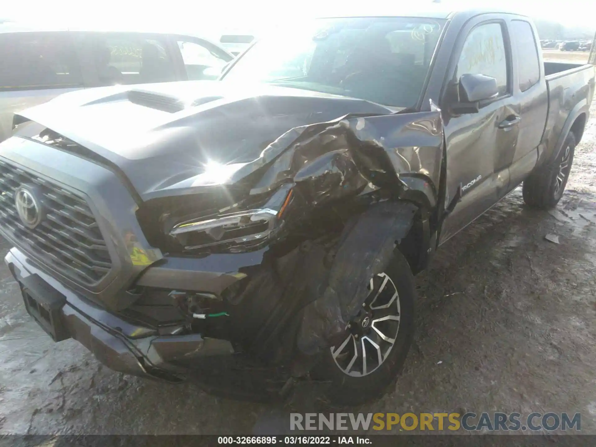 6 Photograph of a damaged car 3TYSZ5AN7MT016175 TOYOTA TACOMA 4WD 2021