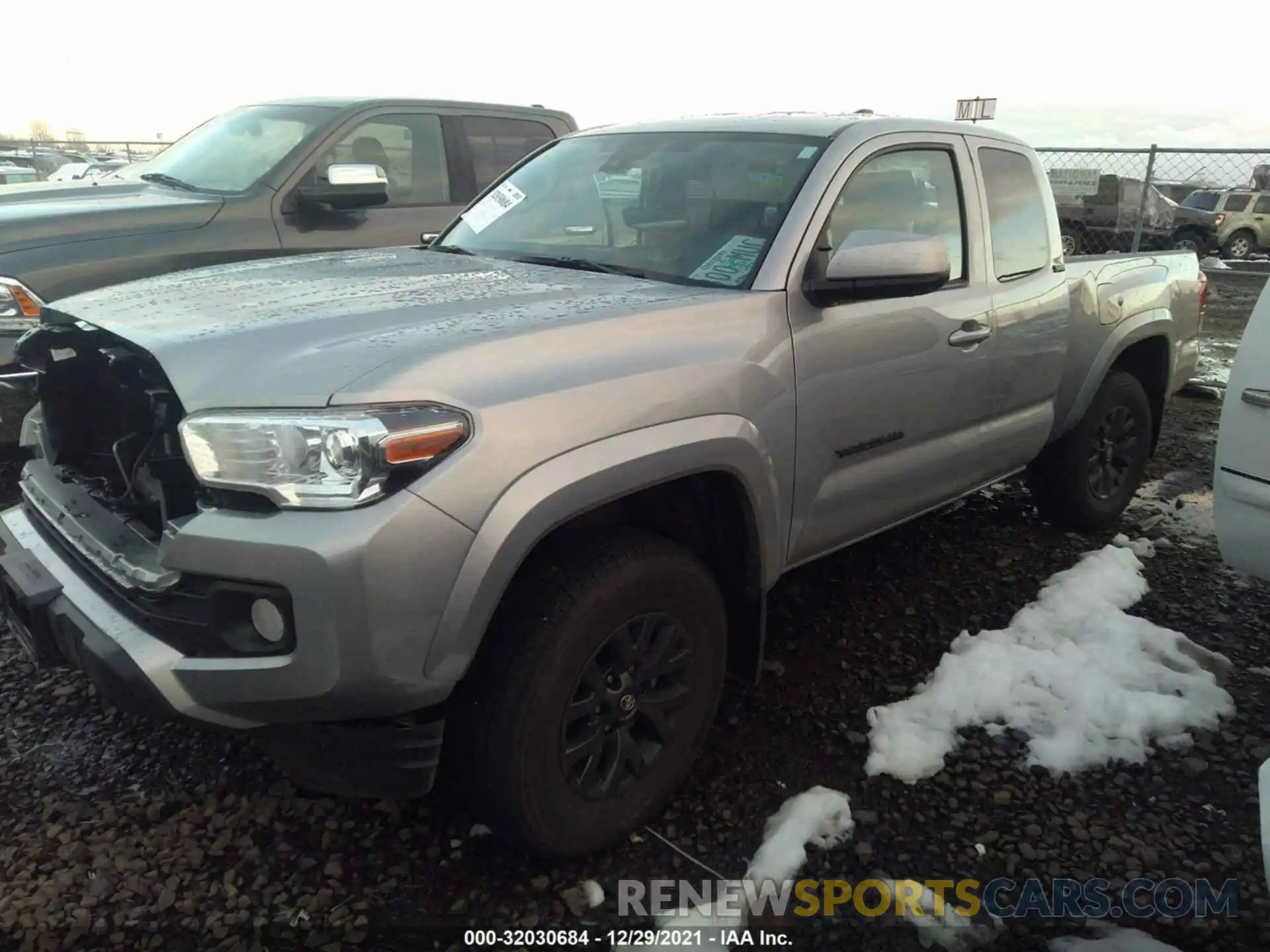 2 Photograph of a damaged car 3TYSZ5AN8MT031302 TOYOTA TACOMA 4WD 2021