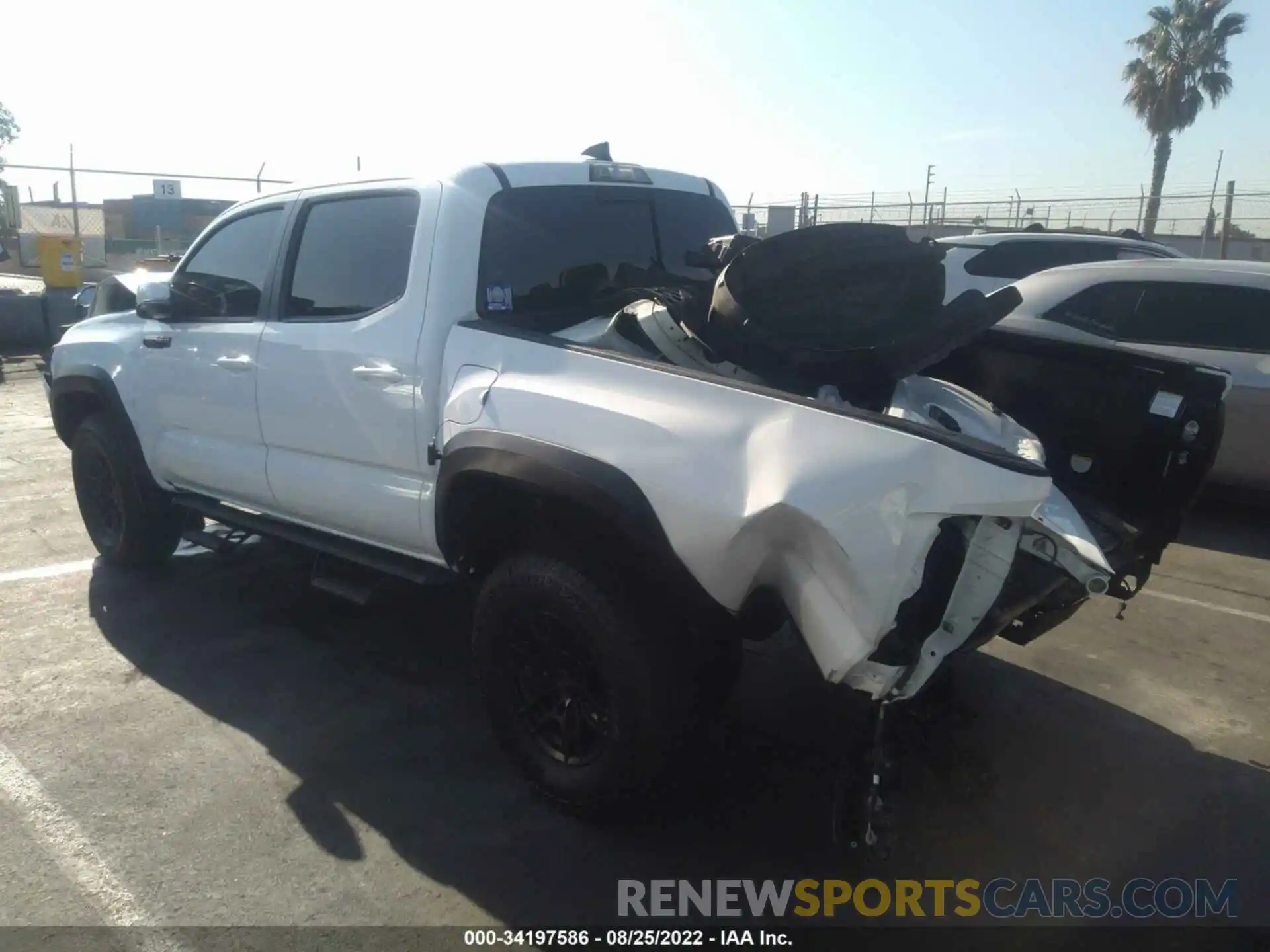 3 Photograph of a damaged car 5TFCZ5AN0MX253679 TOYOTA TACOMA 4WD 2021