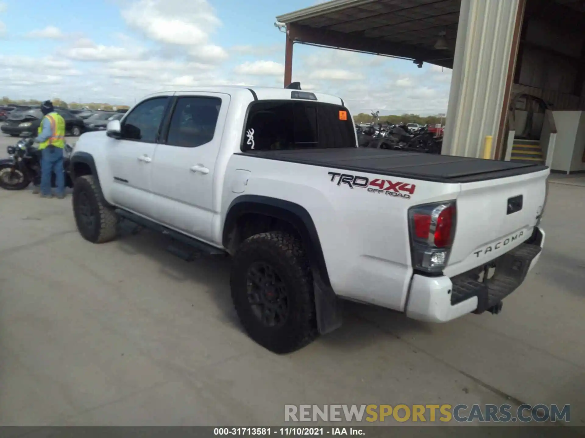 3 Photograph of a damaged car 5TFCZ5AN0MX255769 TOYOTA TACOMA 4WD 2021