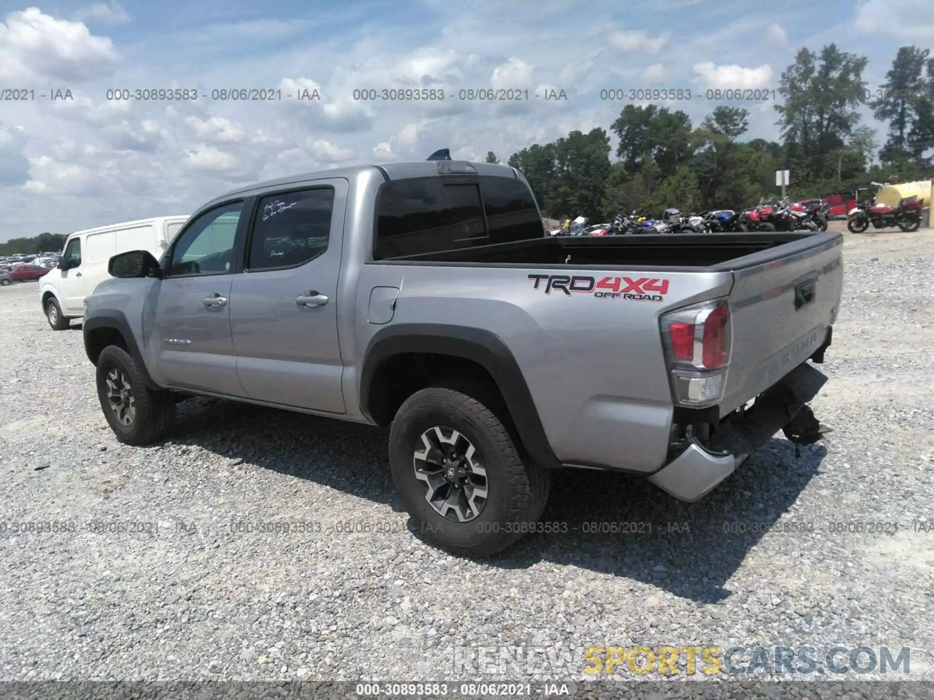 3 Photograph of a damaged car 5TFCZ5AN0MX268070 TOYOTA TACOMA 4WD 2021